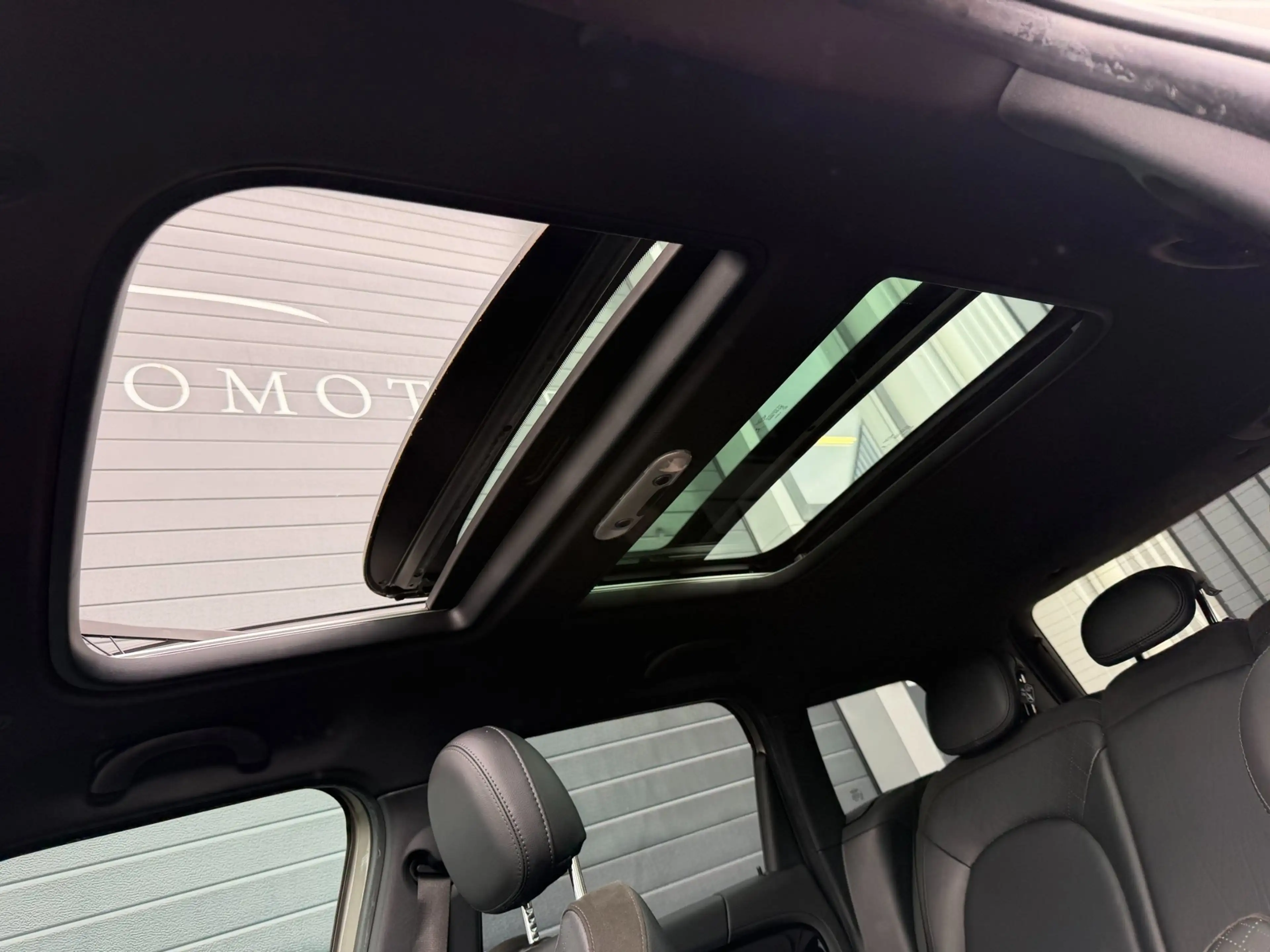 MINI Cooper SE Countryman 1.5 ALL4 Chili — photo 12