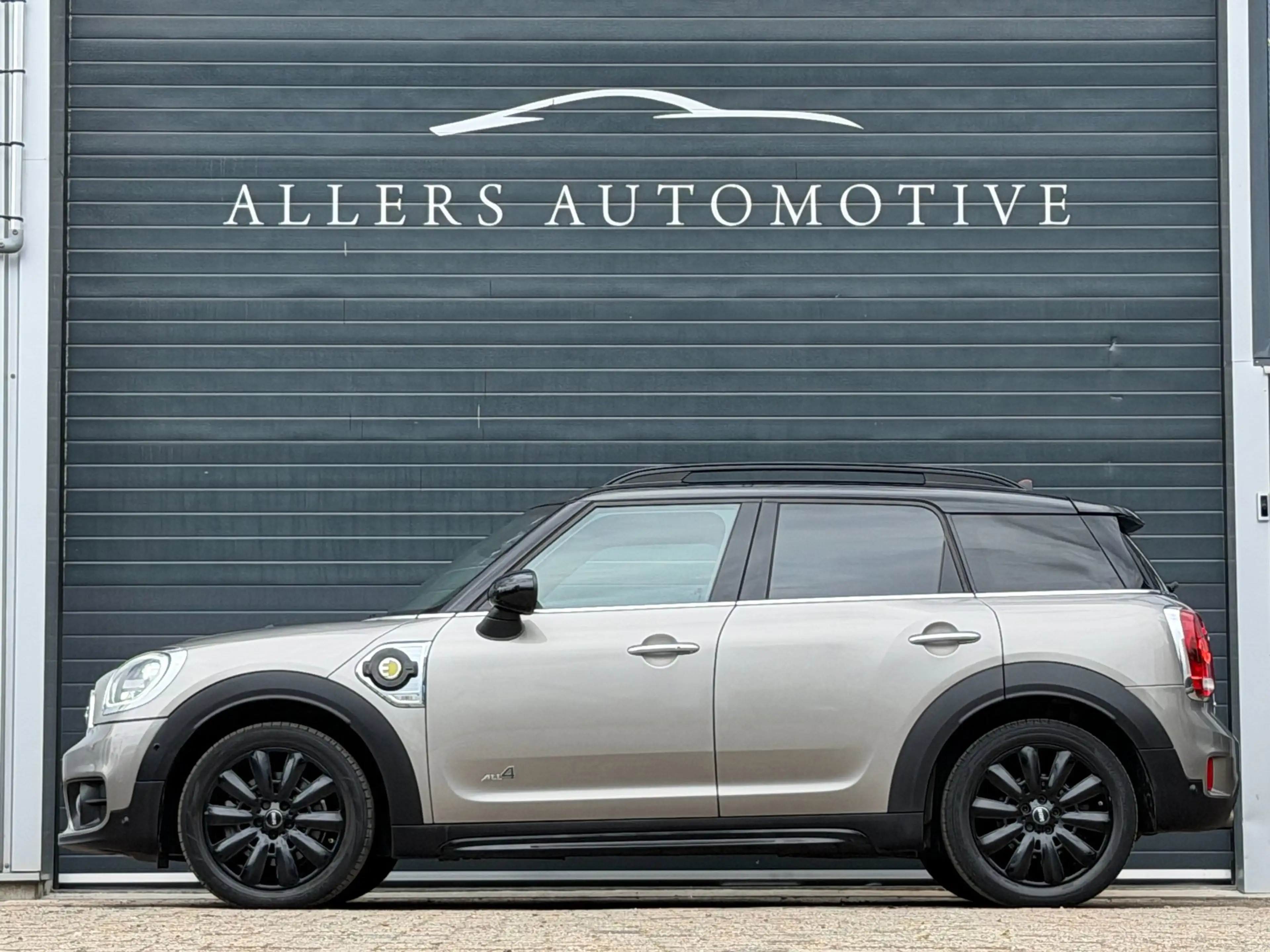 MINI Cooper SE Countryman 1.5 ALL4 Chili — photo 4