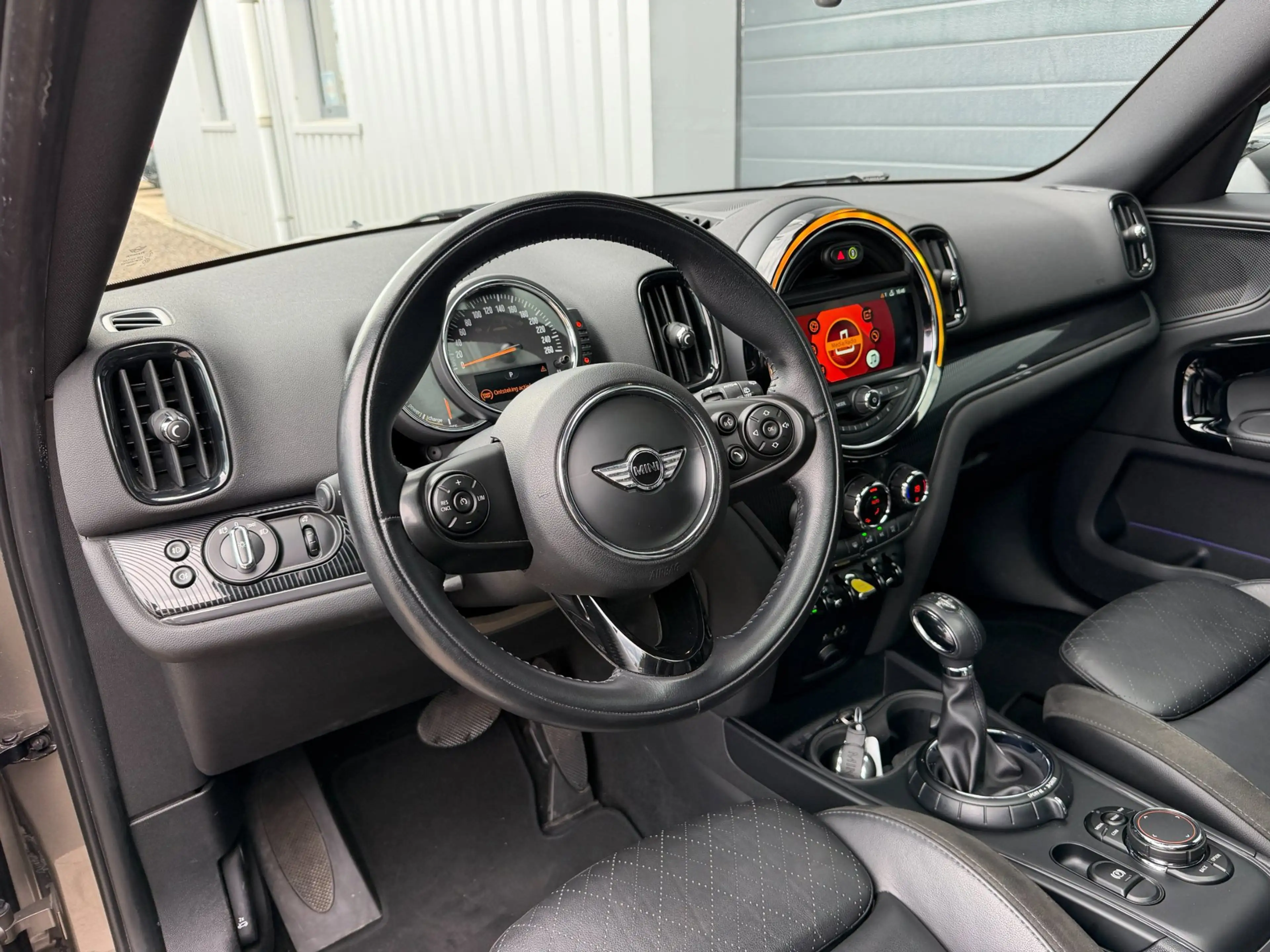 MINI Cooper SE Countryman 1.5 ALL4 Chili — photo 10