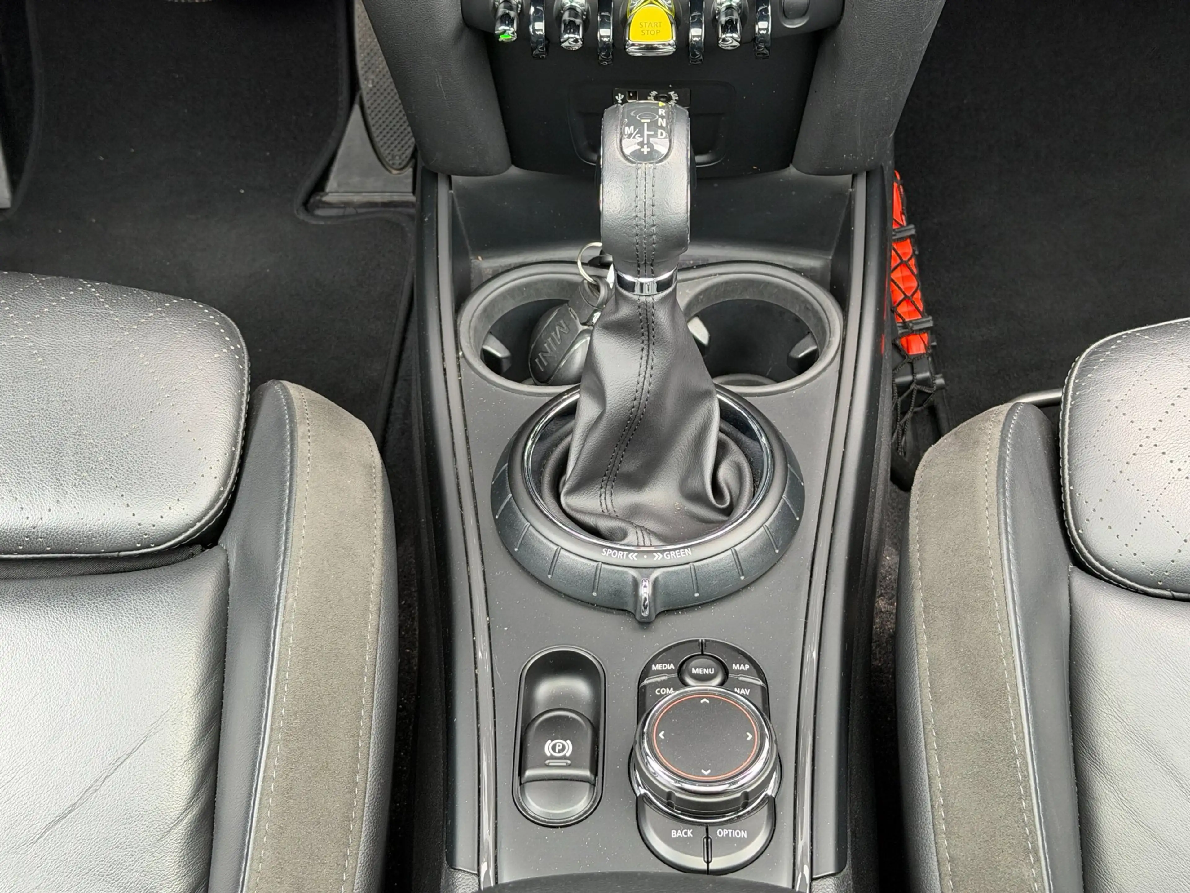 MINI Cooper SE Countryman 1.5 ALL4 Chili — photo 13