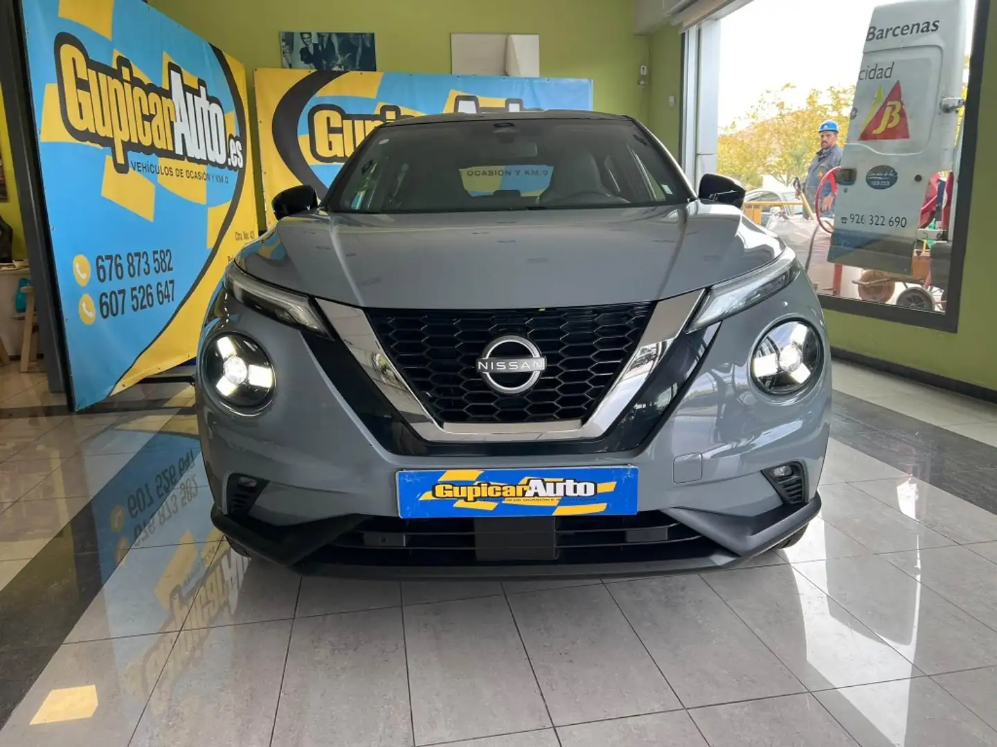 Nissan Juke 1.0 DIG-T N-Connecta 4x2 DCT 7 84kW Gris - 2