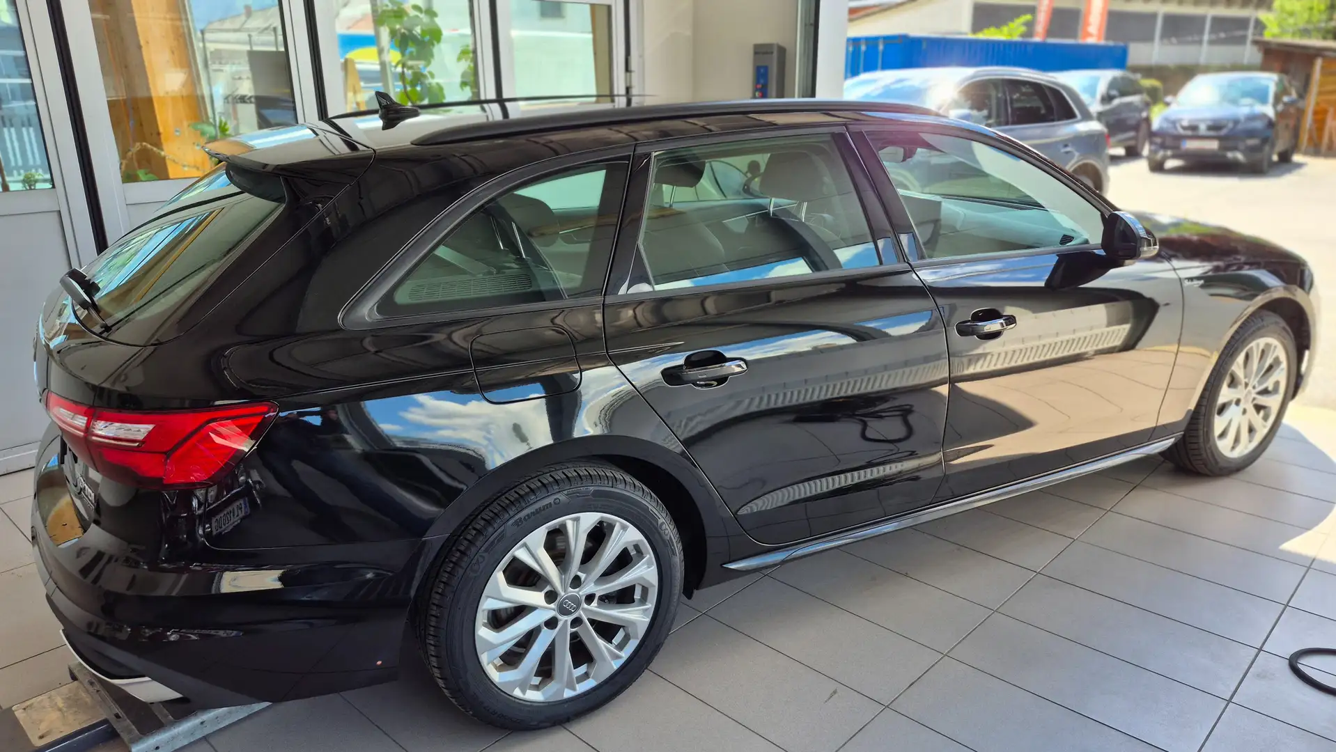 Audi A4 40 TDI quattro Schwarz - 2