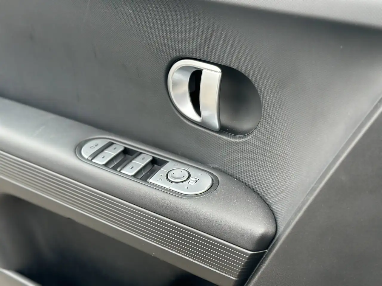 Hyundai IONIQ 5 снимка Hyundai IONIQ 5