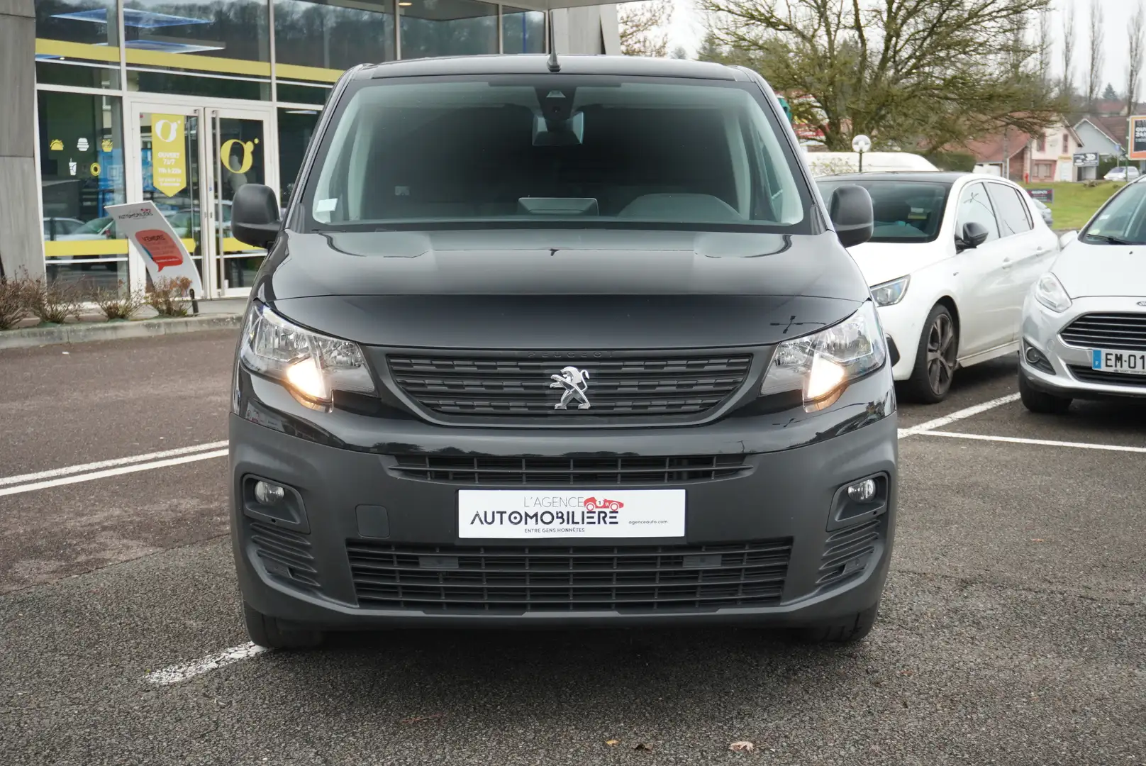 Peugeot Partner Fourgon Standard 650 1.5 BlueHDI 130 EAT8 Asphalt Schwarz - 2