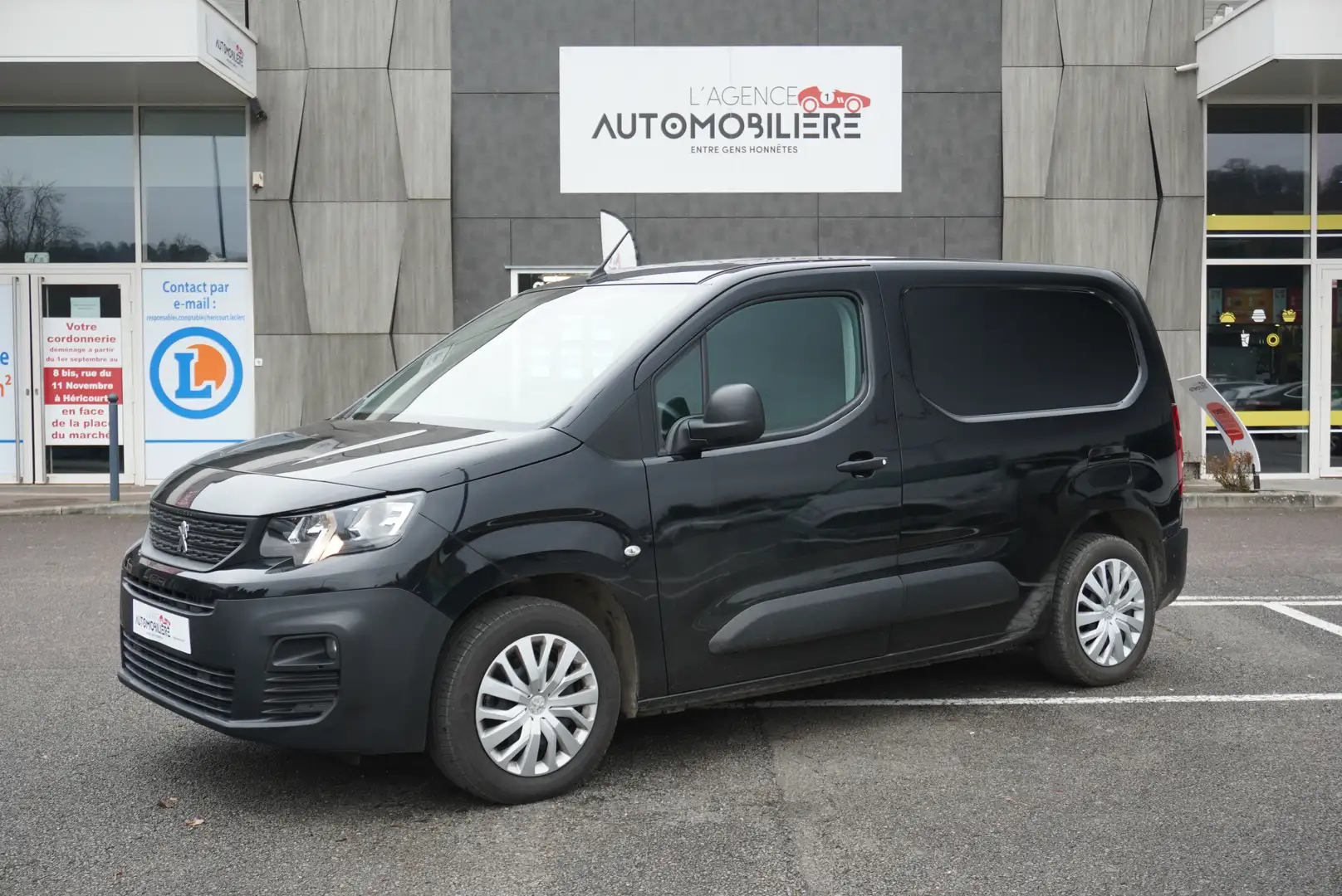 Peugeot Partner Fourgon Standard 650 1.5 BlueHDI 130 EAT8 Asphalt Schwarz - 1