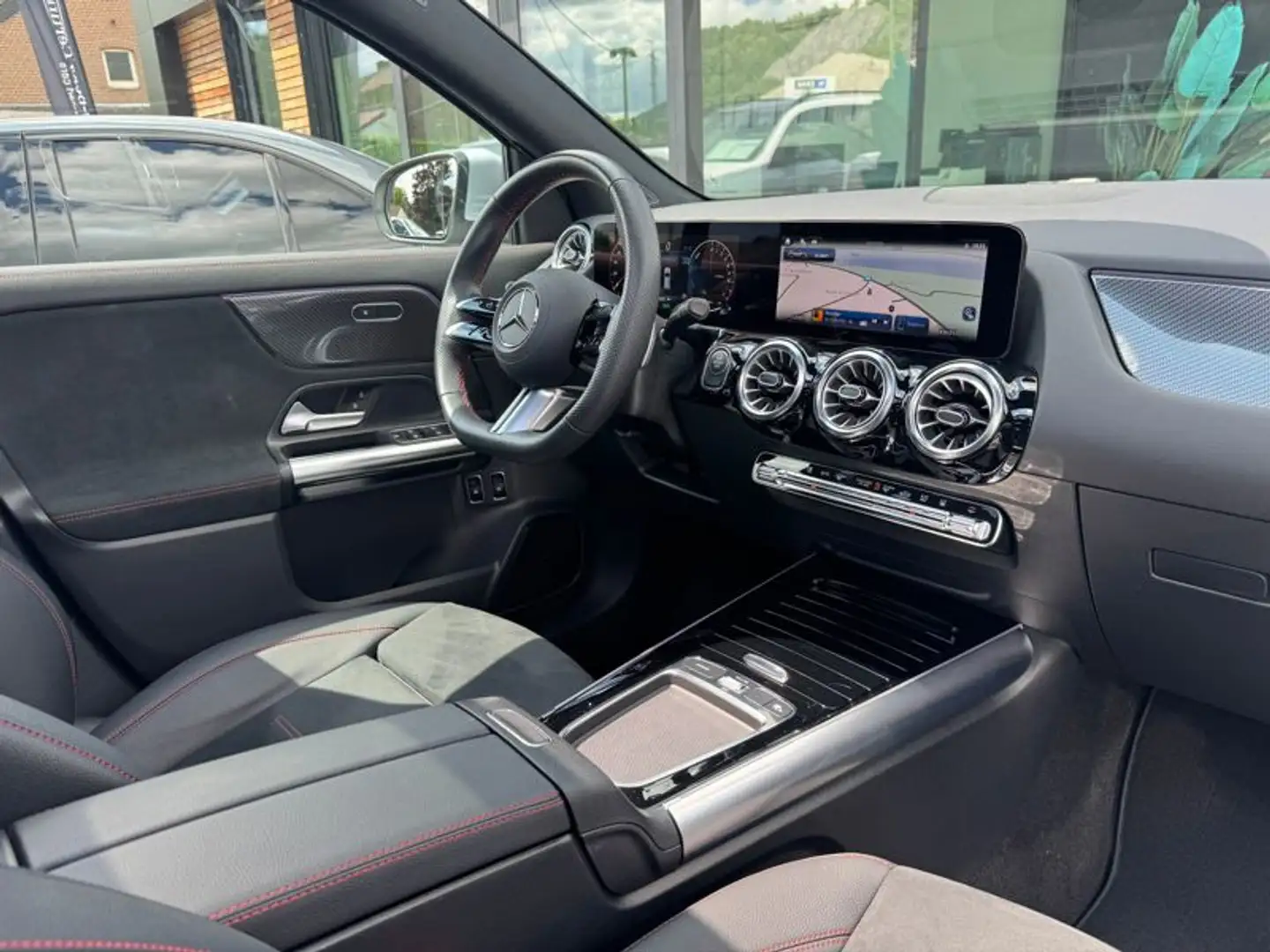 Mercedes-Benz GLA 250 250 e AMG Line Срібний - 2