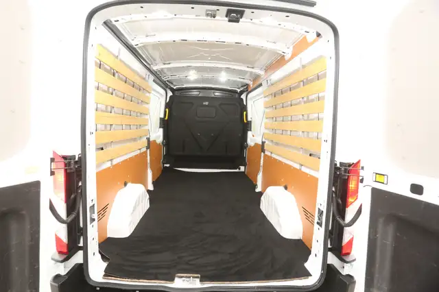Ford Transit view 3
