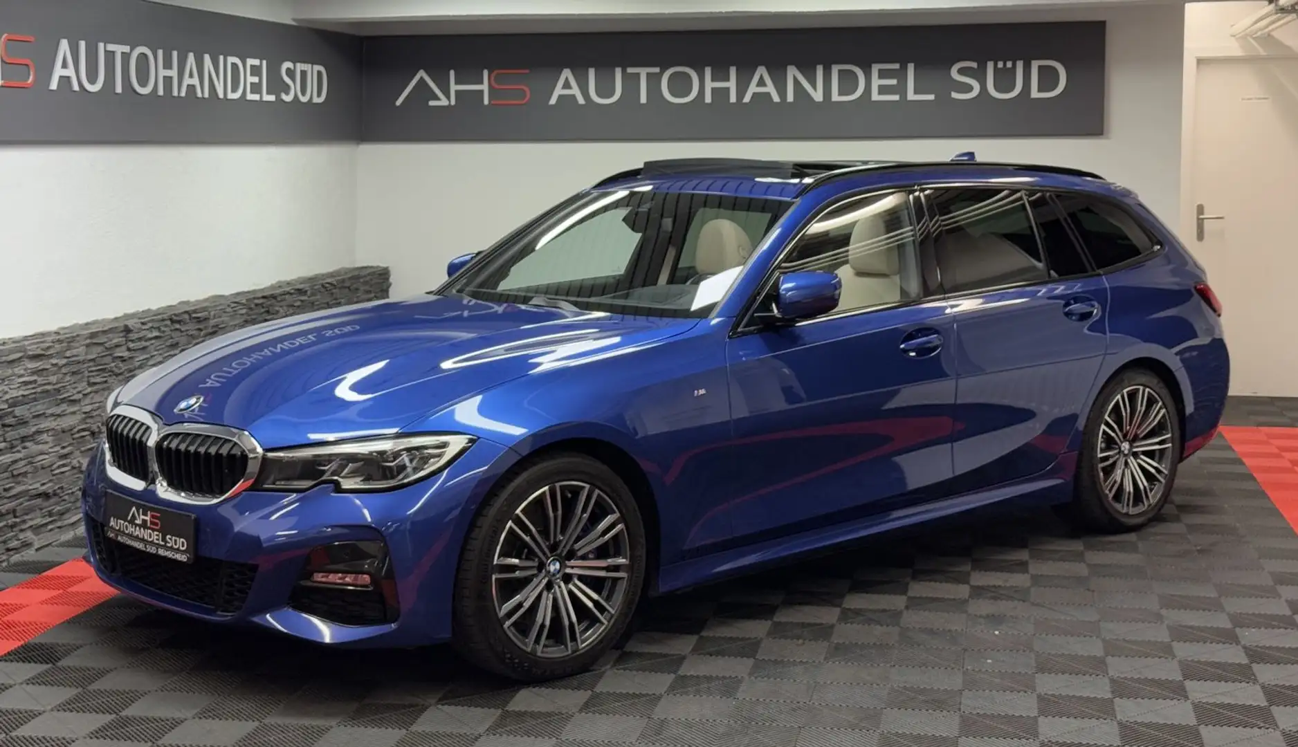 BMW 330 d M Sport*PANORAMA*L.COCKPIT* Bleu - 1