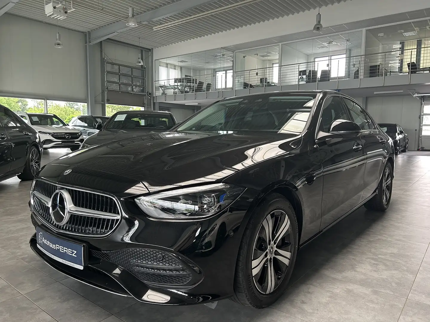 Mercedes-Benz C 200 AVANTGARDE DISTRONIC-360° KAMERA-KEYLESS Negro - 2