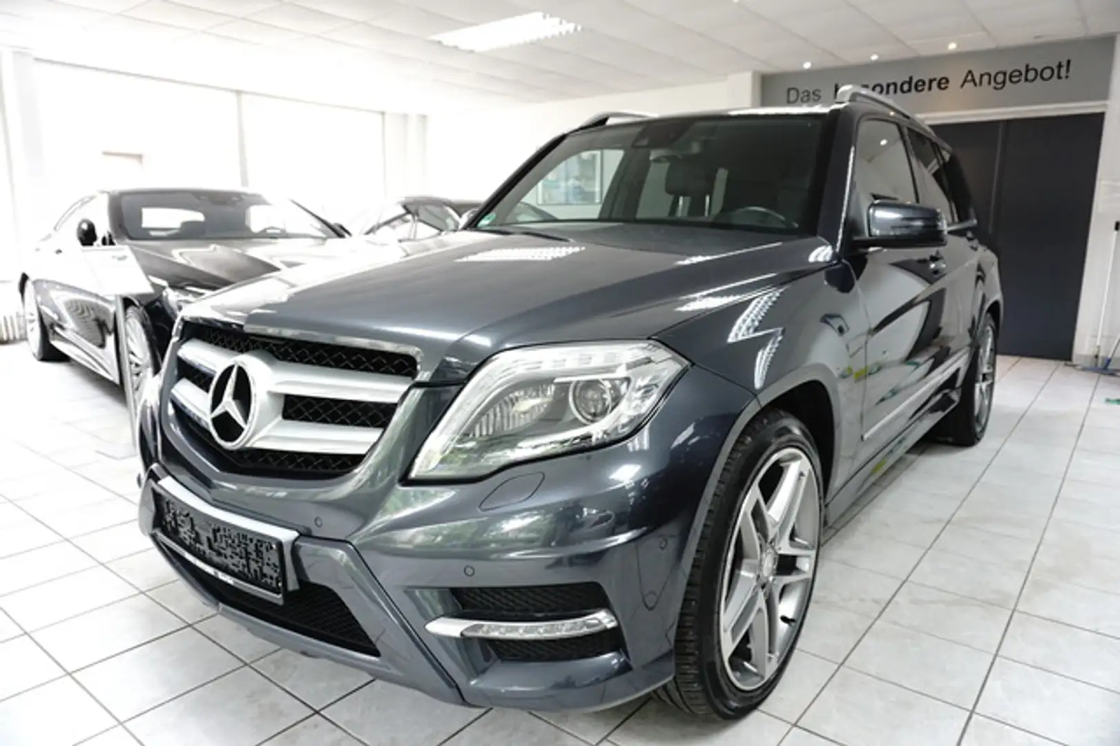 Mercedes-Benz GLK 350 CDI 4M MWST AMG BI-XENON AHK H&K PANO Grijs - 2