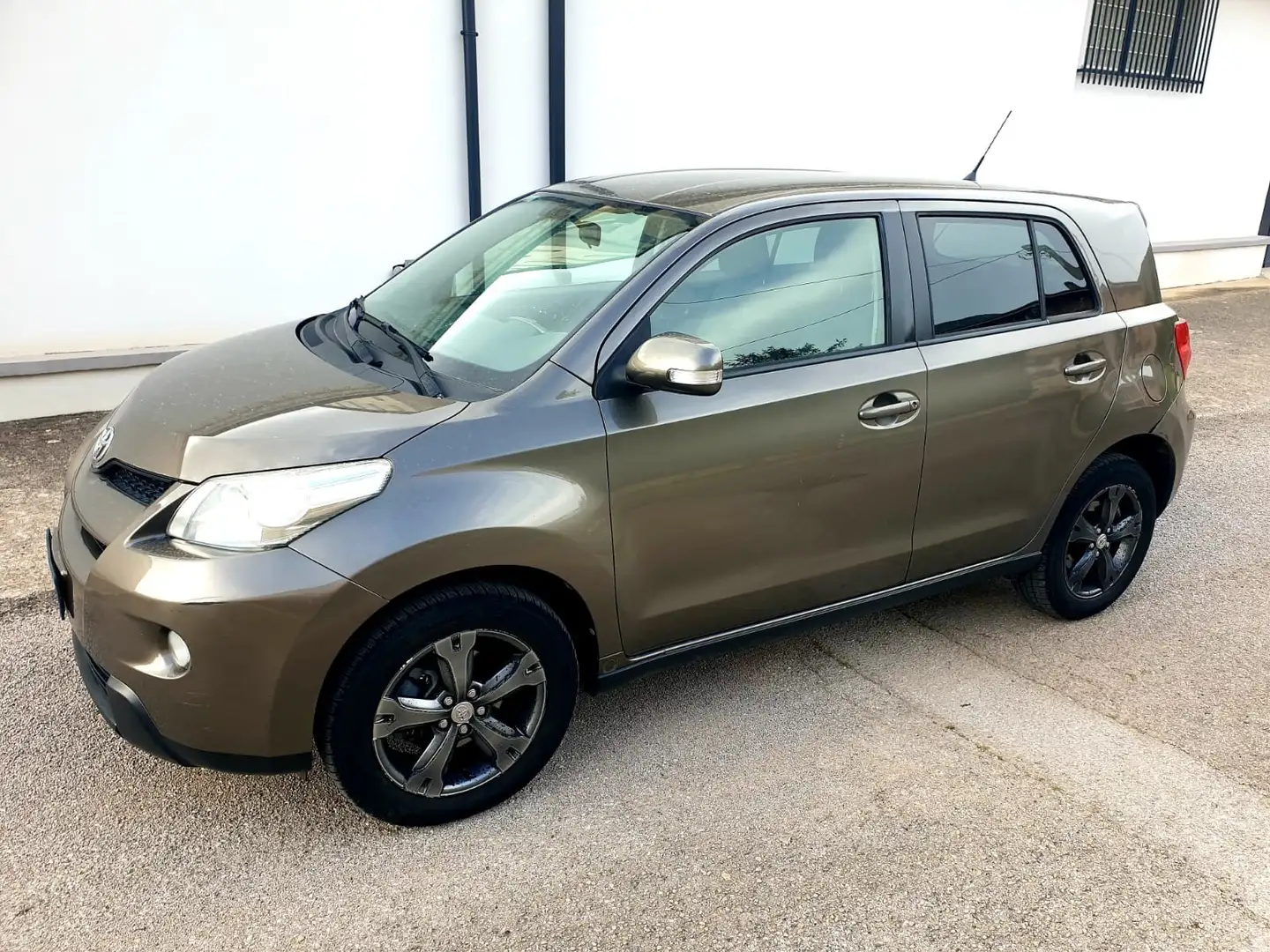 Toyota Urban Cruiser 1.4 d-4d Luxury Awd - 2