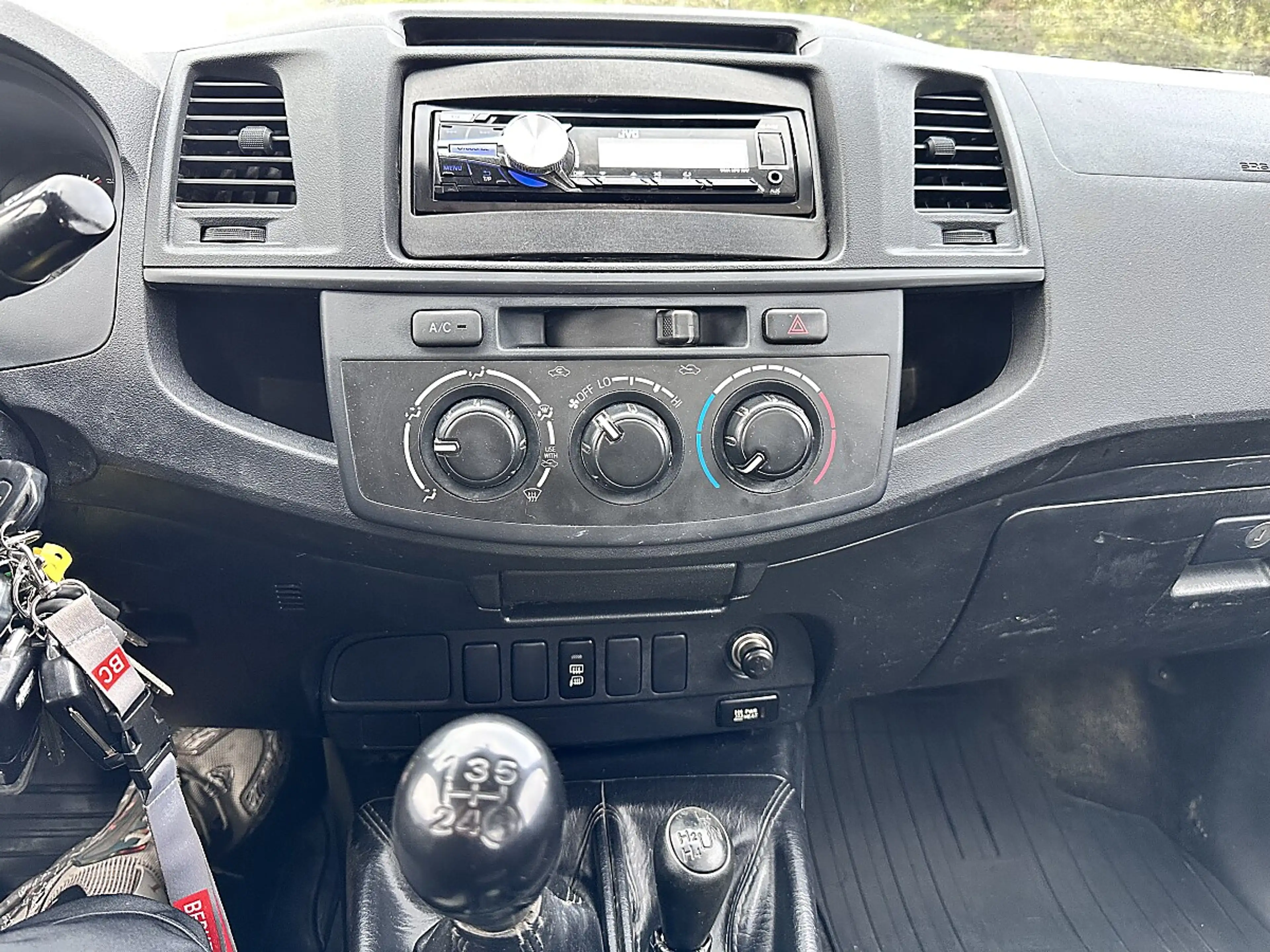 Toyota Hilux X-tra Cab Country 4x4 2,5 D-4D 145 — photo 14