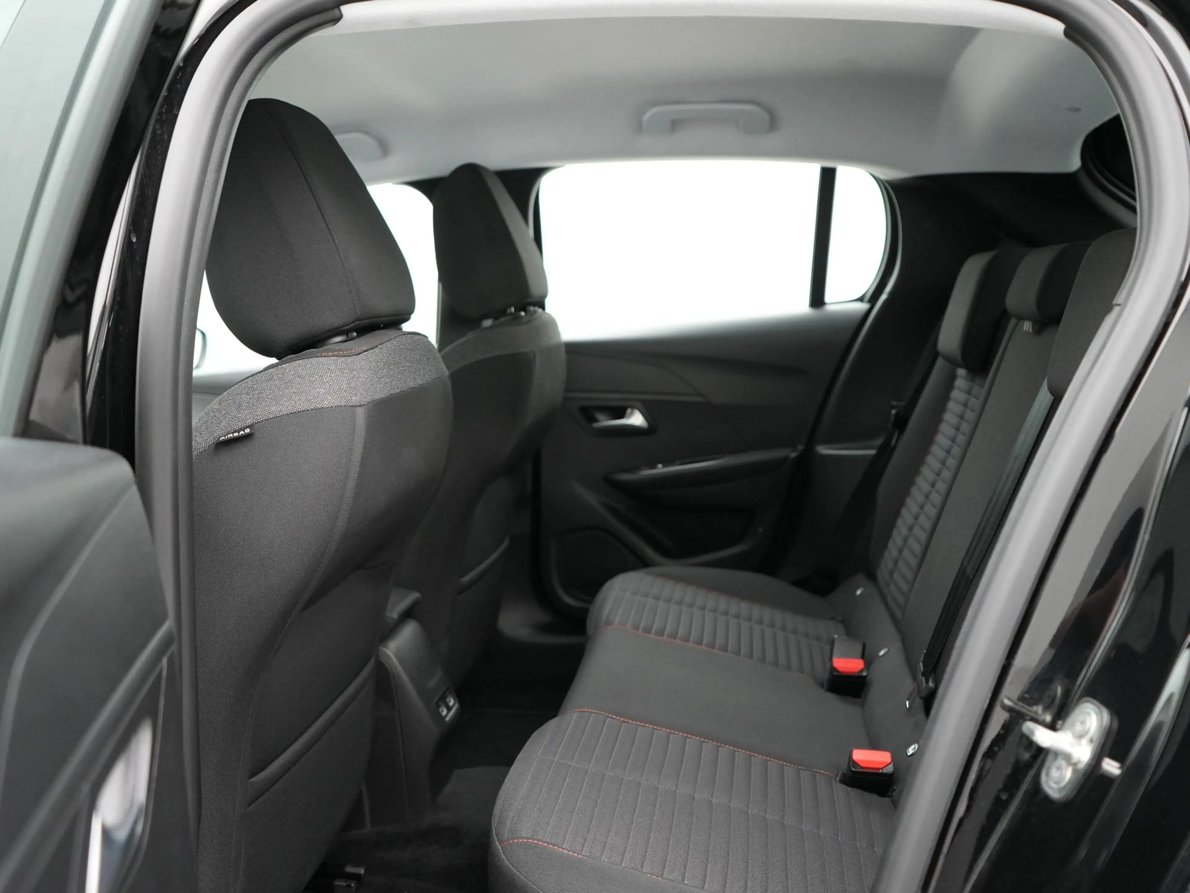 Peugeot e-208 EV Active Pack 50 kWh | SoH 97,1 % | Apple Carplay — photo 9