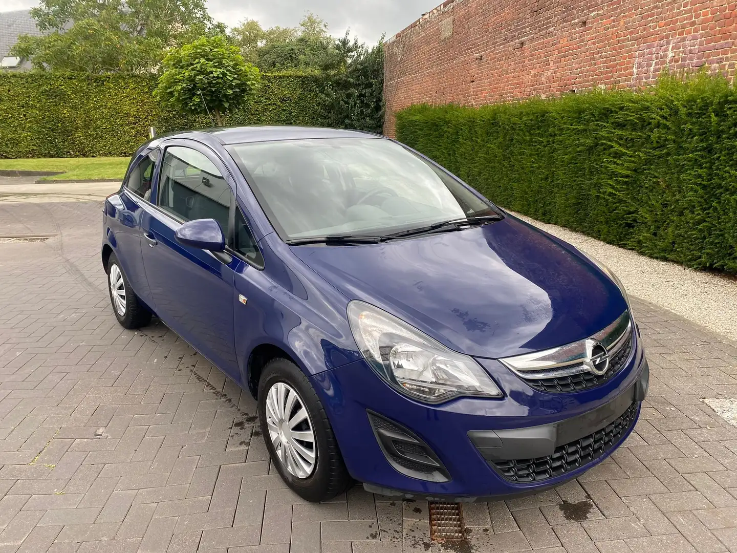 Opel Corsa 1.0i Essentia Bleu - 2