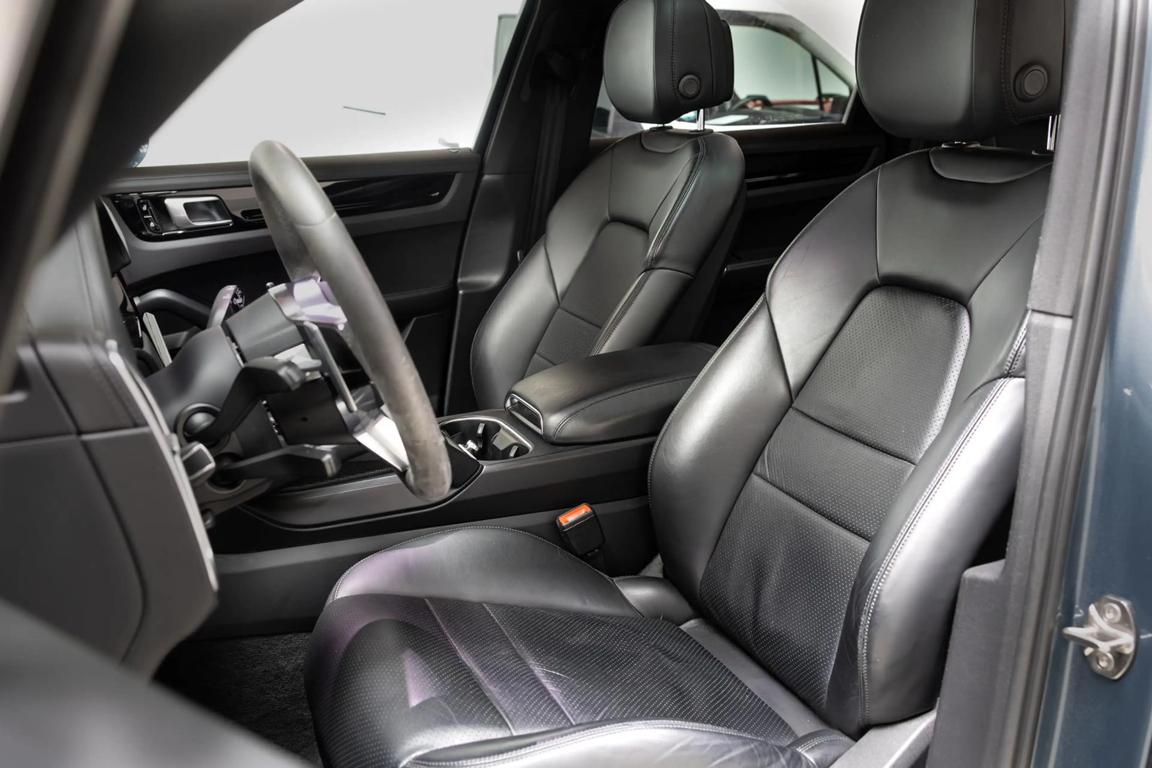 Porsche Cayenne Approved AHK Pano Luft LED CarPlay Memory — photo 15