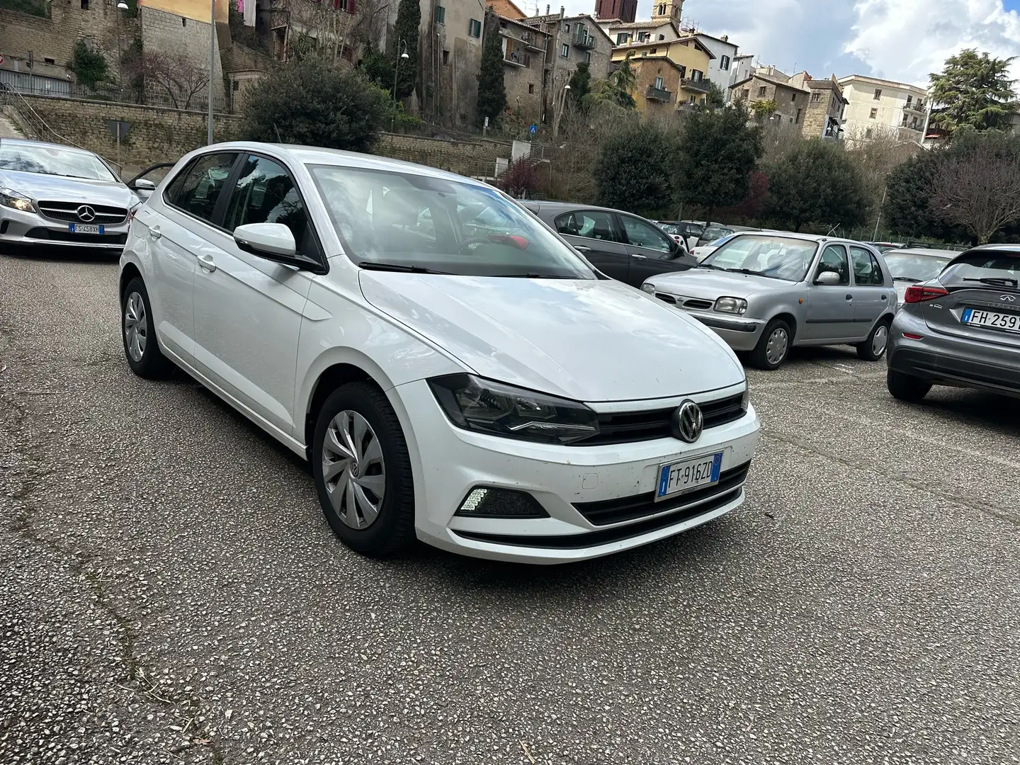 Volkswagen Polo 5p 1.6 tdi Comfortline 90cv di colore bianco - 1