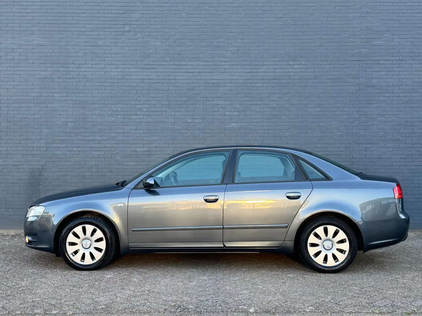 Audi A4 Limousine 1.9 TDI Pro Line Business/6BAK/CRUISE/AI Gris - 2