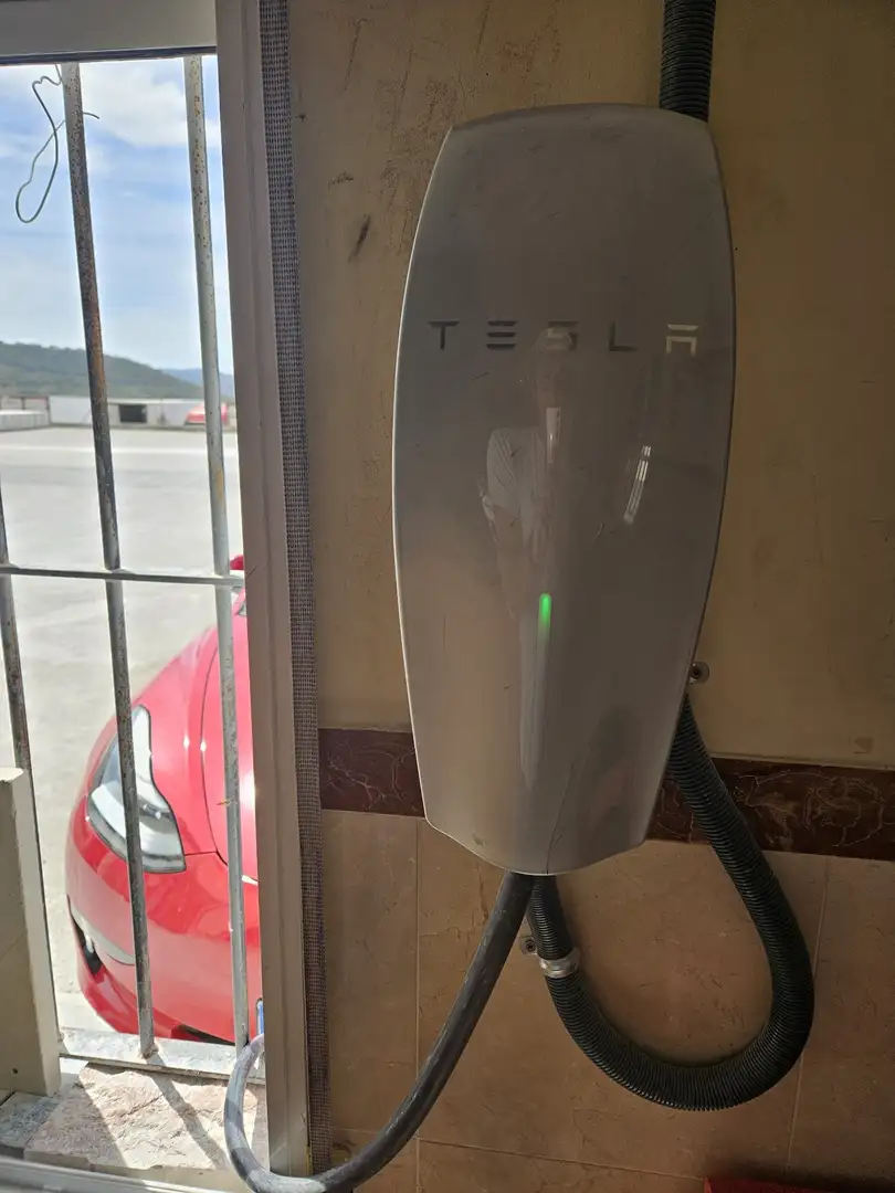 Tesla Model 3 Long-Range Dual Motor AWD - 2