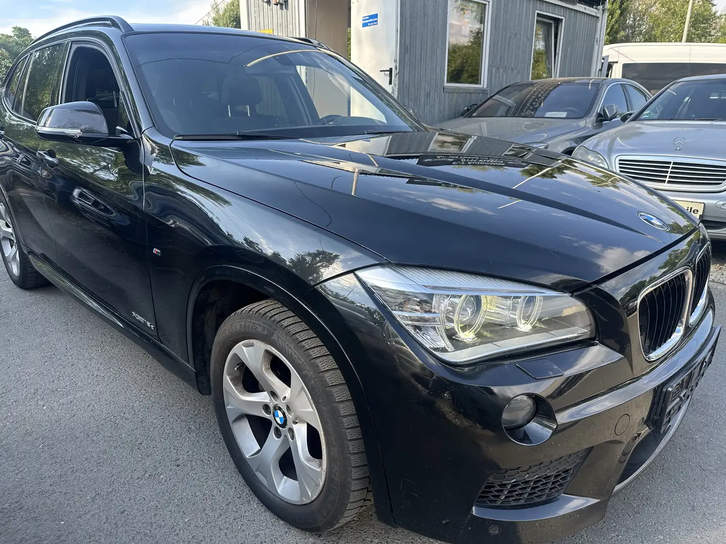 BMW X1 18 d xDrive M-SPORT AUTOMATIK PANORAMA ALKANTARA Noir - 1