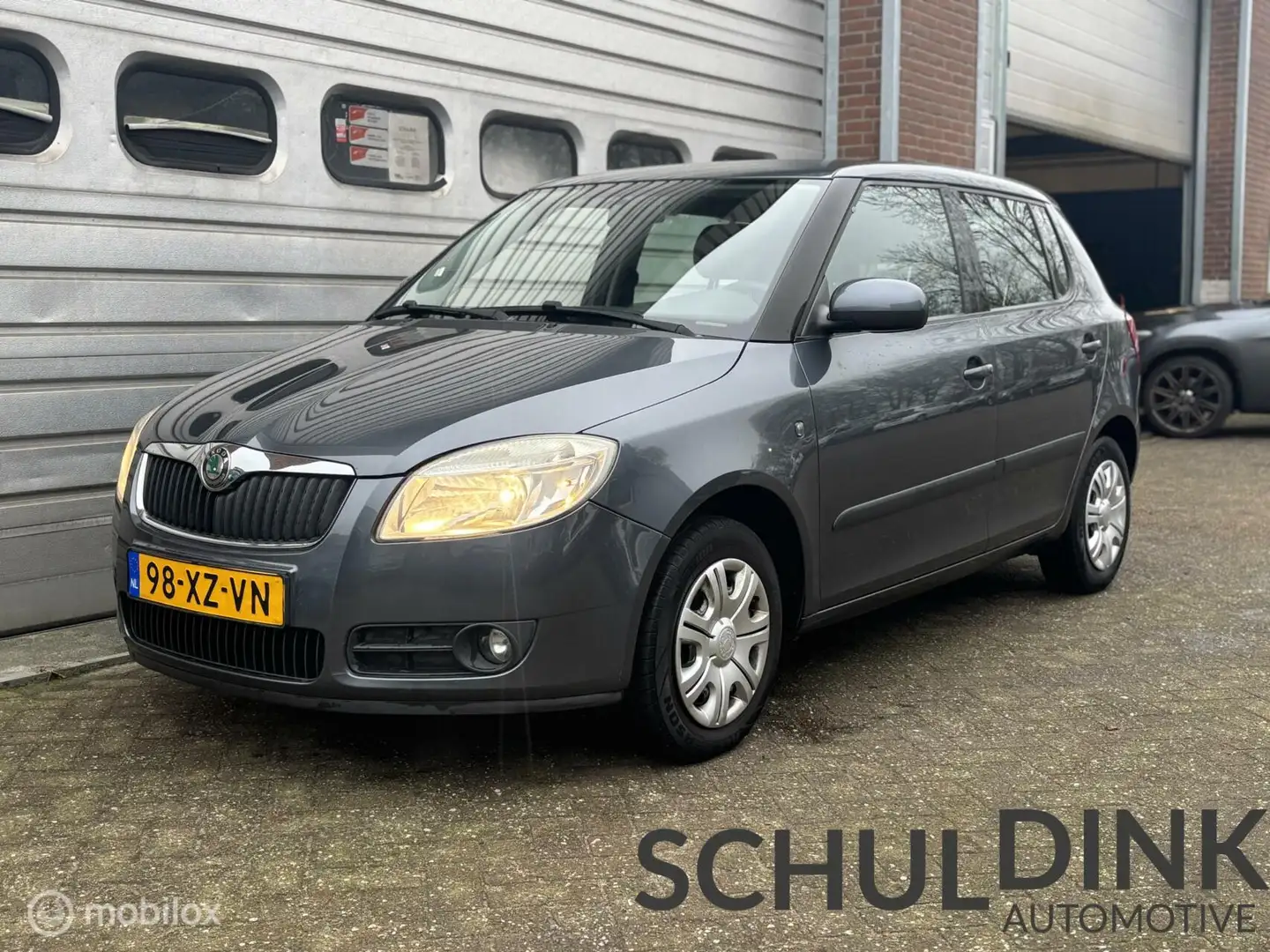 Skoda Fabia 1.2-12V Ambiente CRUISE CONTROLE|AIRCO|TREKHAAK Grijs - 2