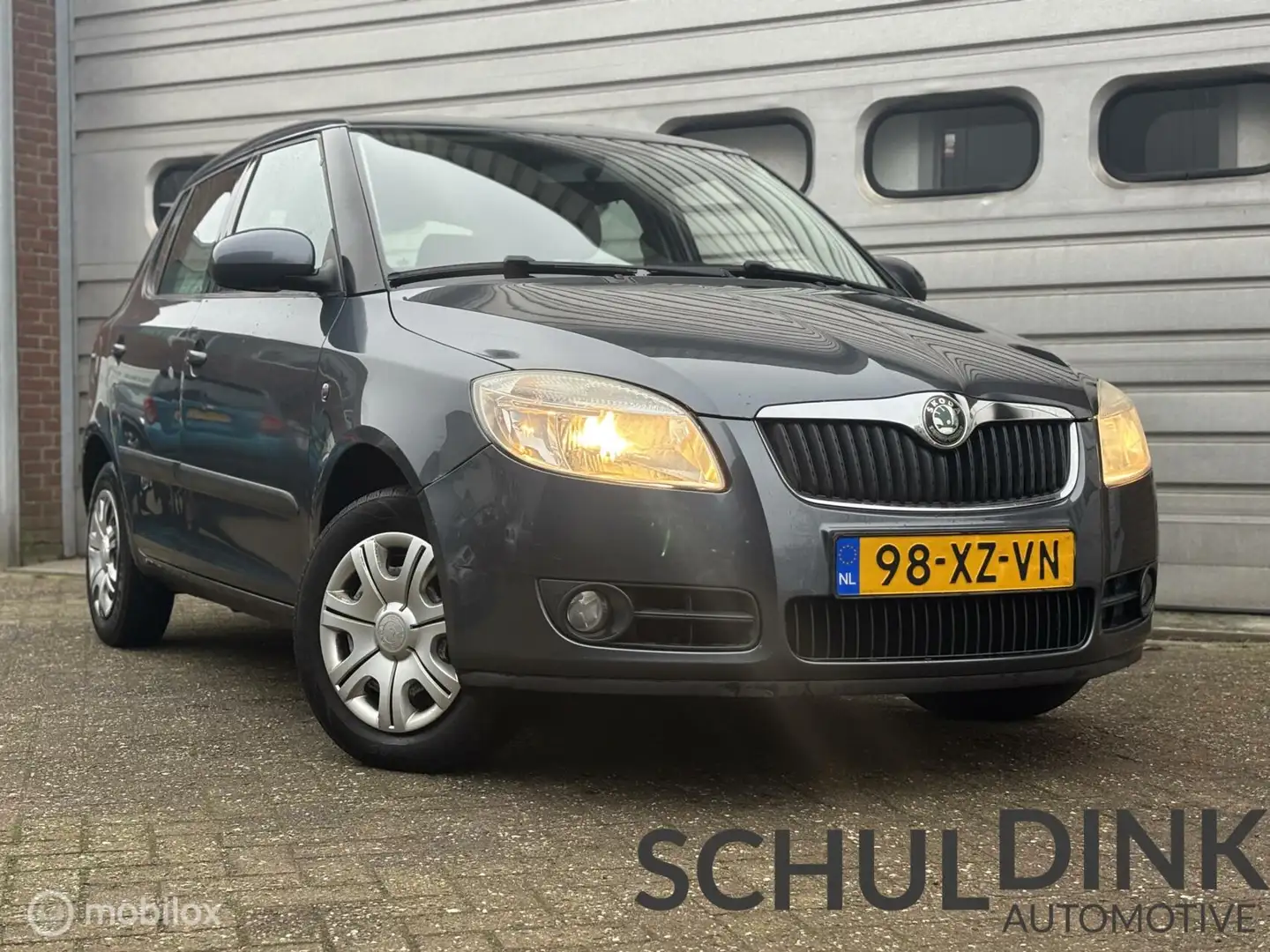 Skoda Fabia 1.2-12V Ambiente CRUISE CONTROLE|AIRCO|TREKHAAK Grijs - 1