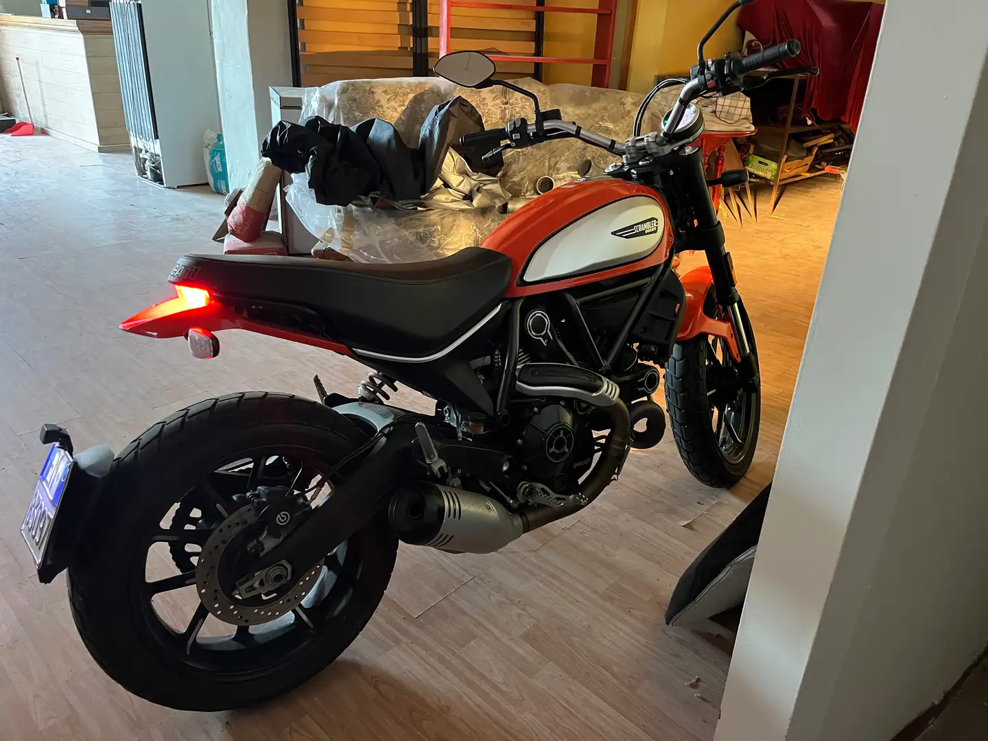 Ducati Scrambler Icon Naranja - 1