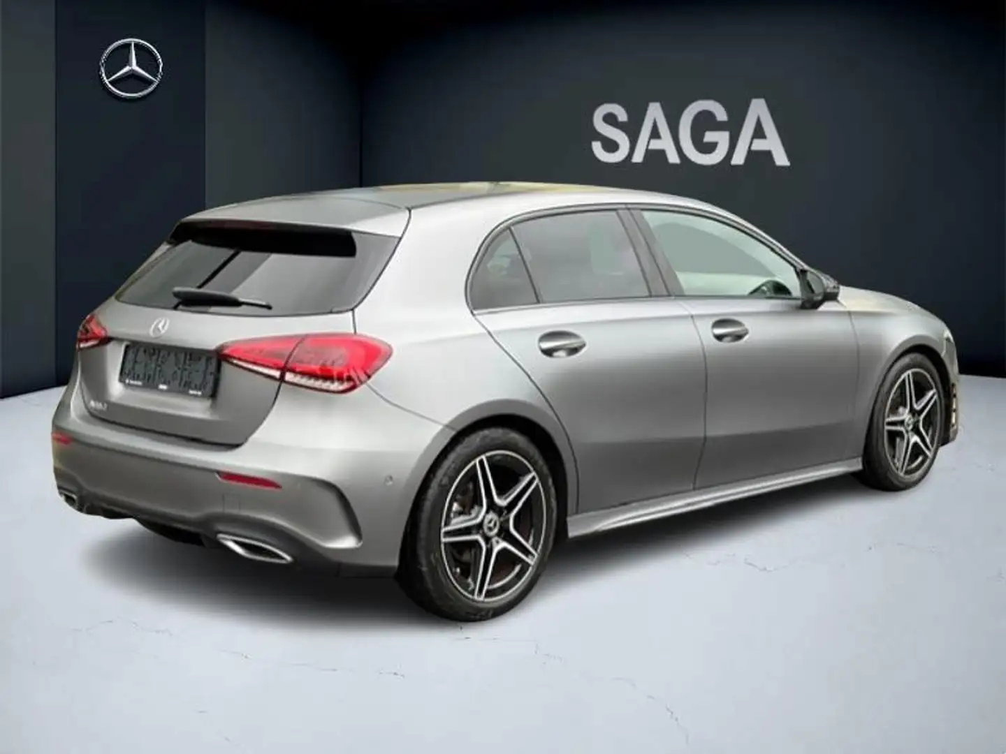 Mercedes-Benz A 180 AMG Pack Night Pano Grijs - 2