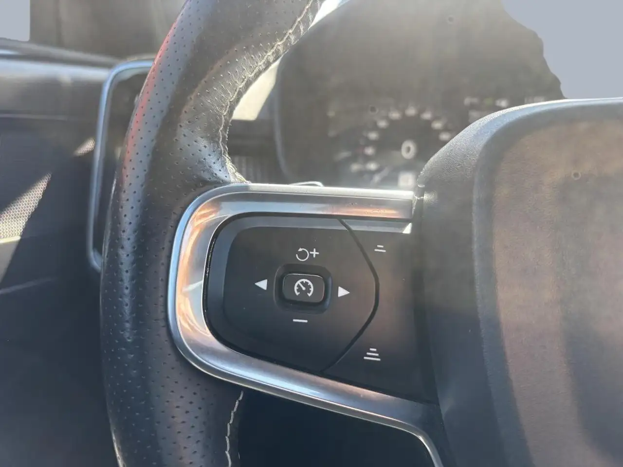 Volvo XC40 снимка Volvo XC40