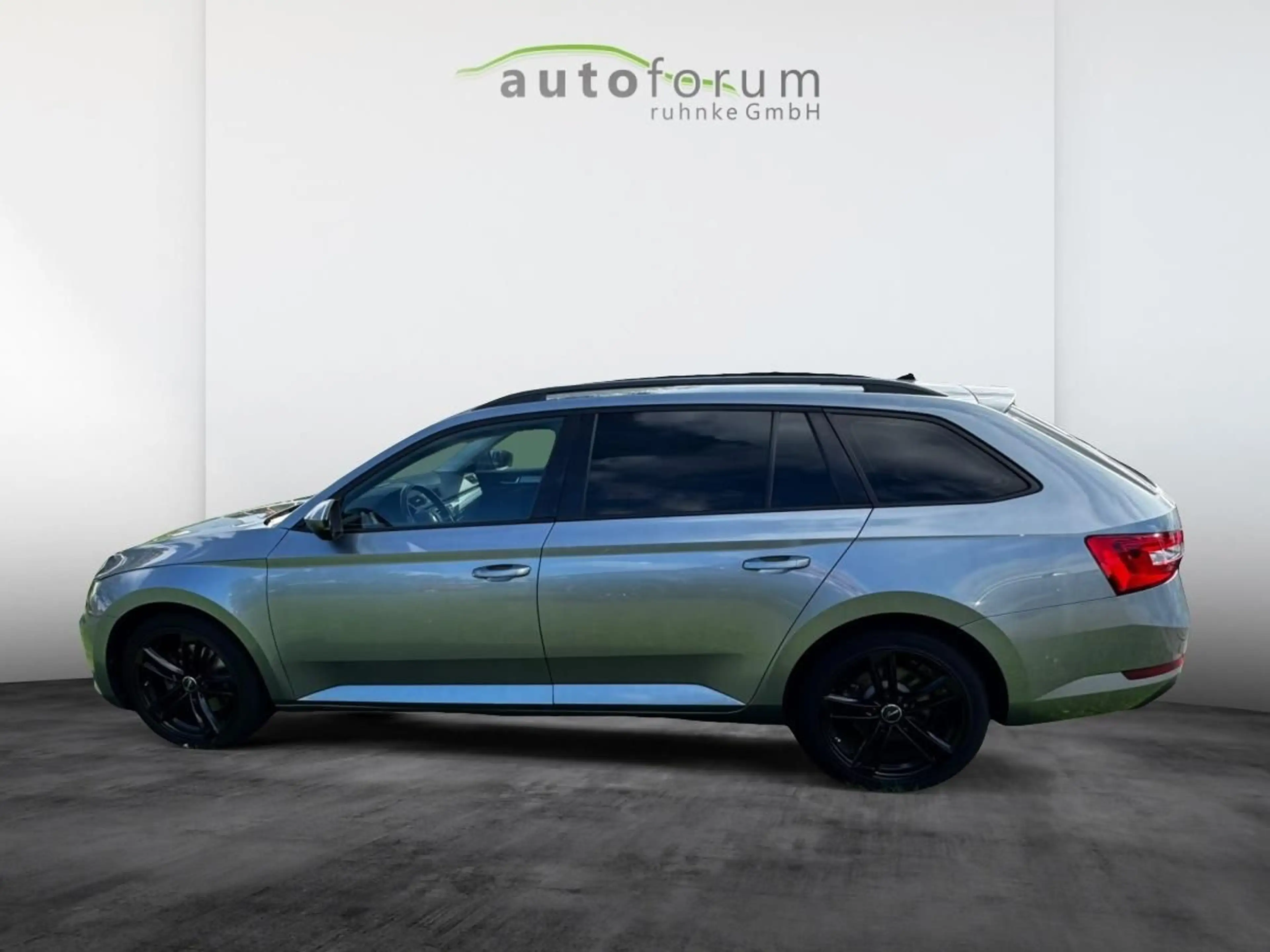 Skoda Superb Combi 1.4 TSI Active 92 kW (125 PS), S... — photo 8