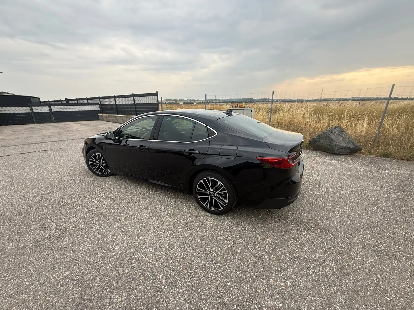 Toyota Camry Camry 2,5 Hybrid VIP Aut. VIP Schwarz - 2