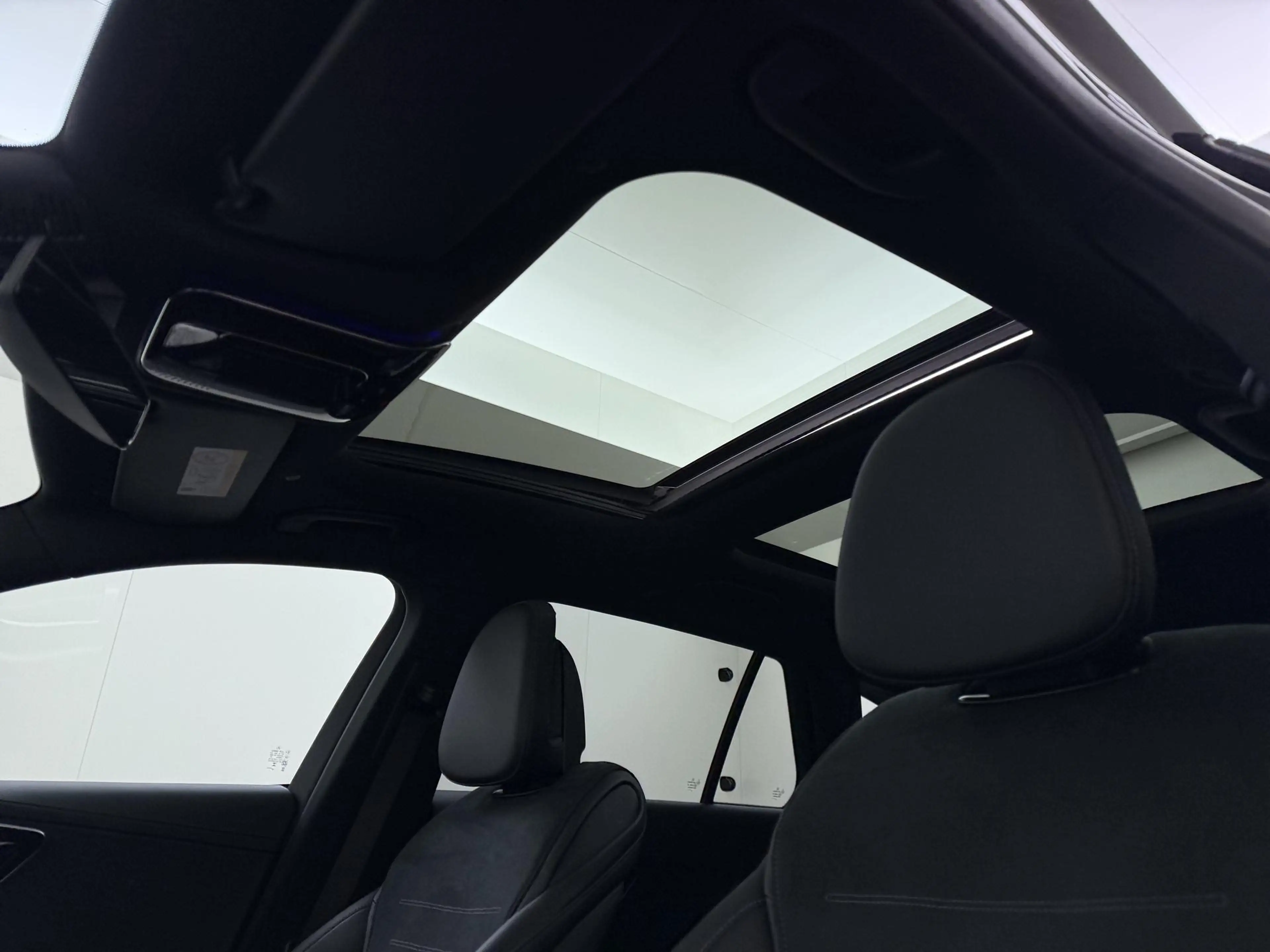 Mercedes-Benz C 300 Estate e Business Solution AMG | Panorama - Schuif — photo 4