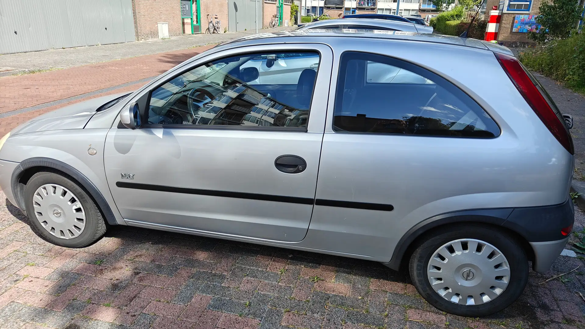 Opel Corsa Corsa 1.2-16V Njoy Zilver - 2