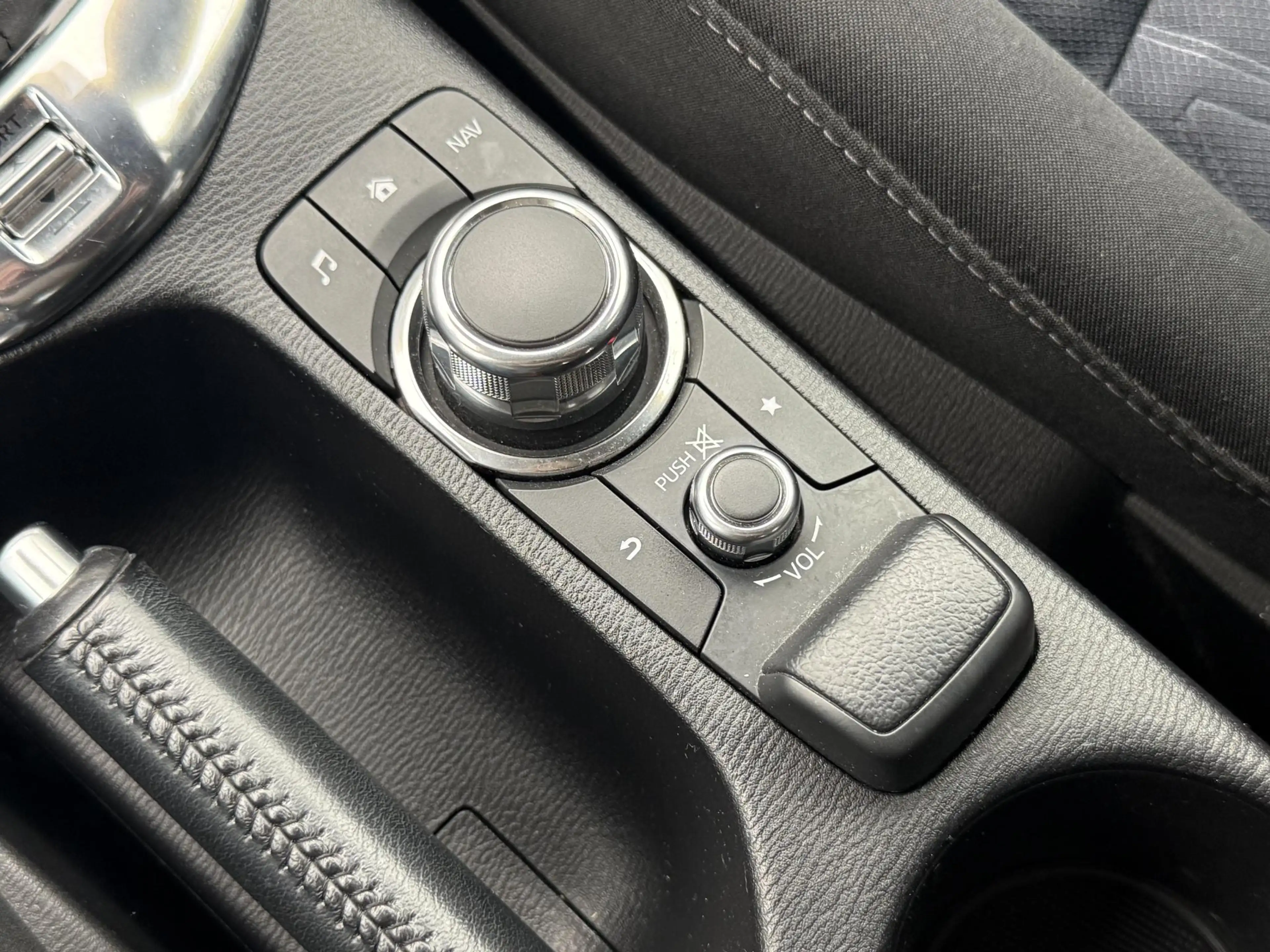 Mazda 2 1.5 Skyactiv-G TS+ / Nieuwe Beurt / Stoelverwarmin — photo 22