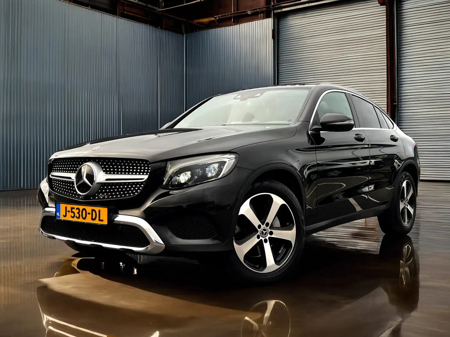 Mercedes-Benz GLC 250 Coupé 4MATIC Business Solution AMG Carplay_stuurve Zwart - 1