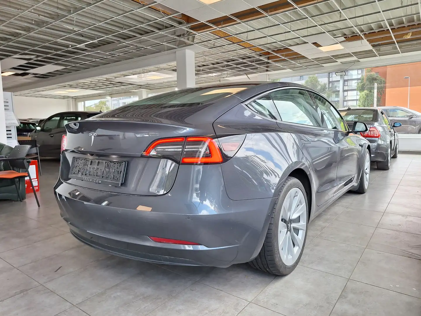 Tesla Model 3 Model 3 Standard Range RWD Plus 57,5kWh RWD Plus Grau - 2
