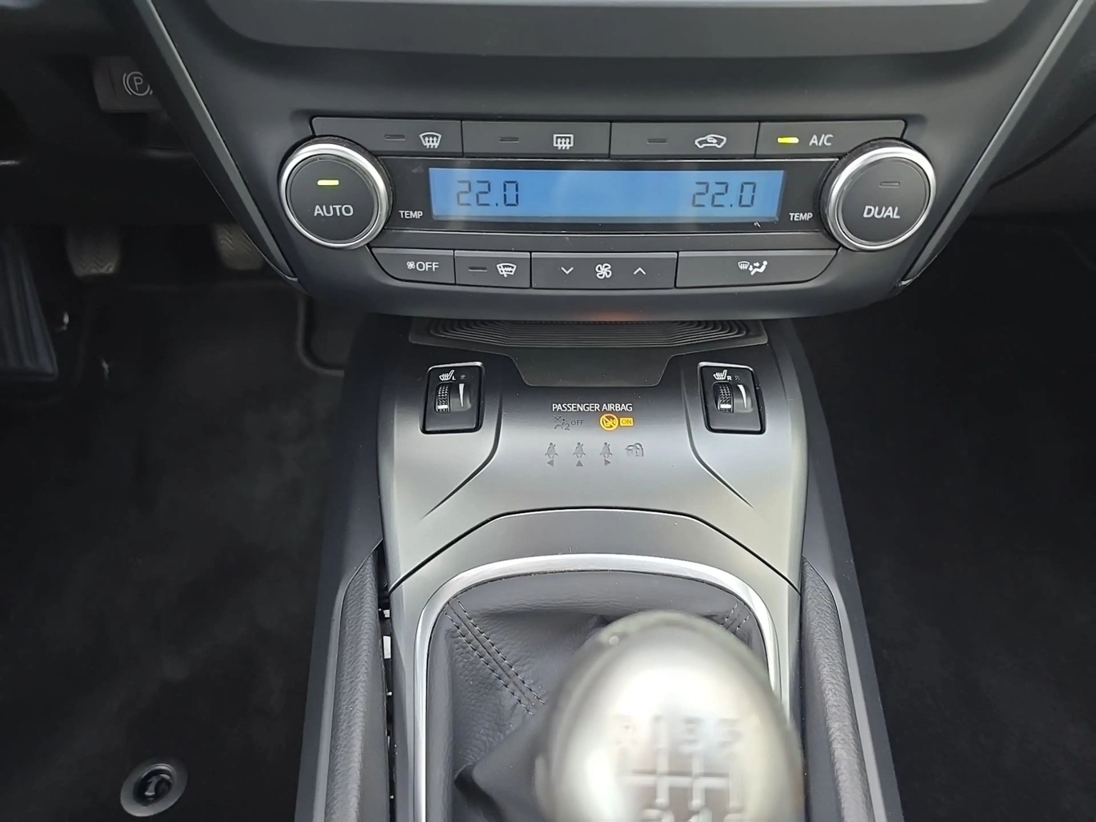 Toyota Avensis 1.8 Edition TS Leder*Pano*LED — photo 15