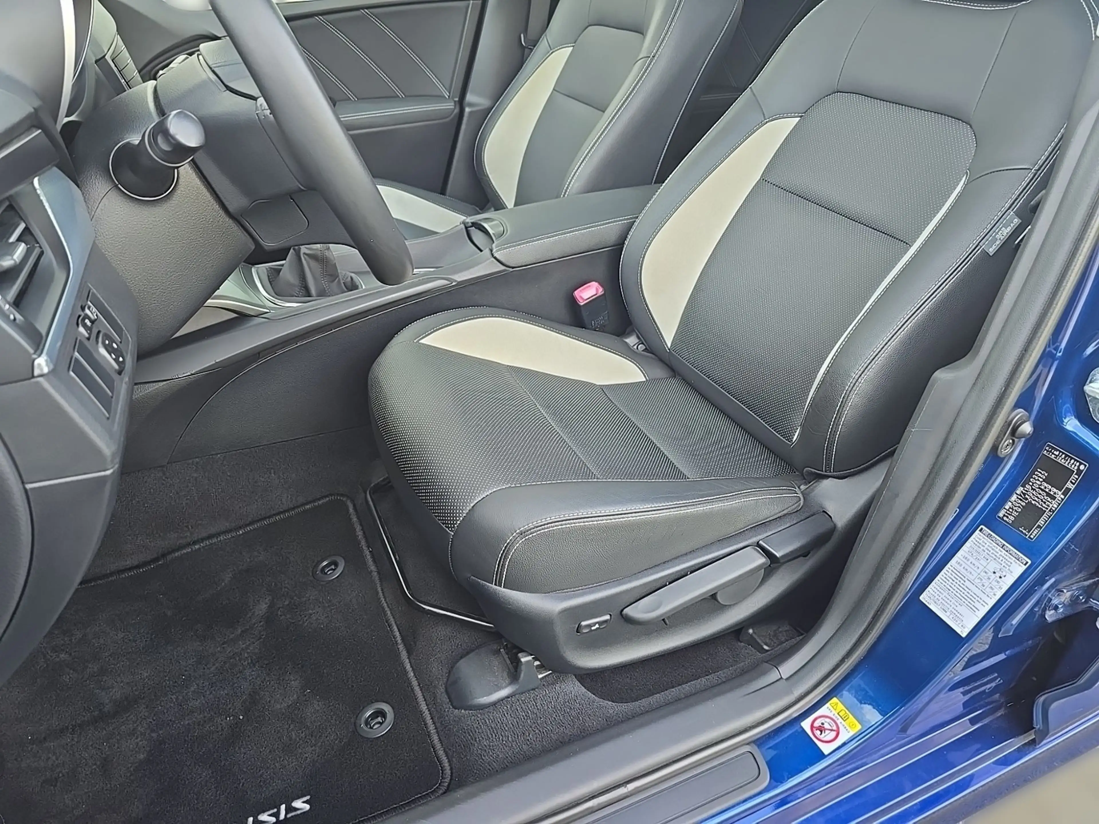 Toyota Avensis 1.8 Edition TS Leder*Pano*LED — photo 9