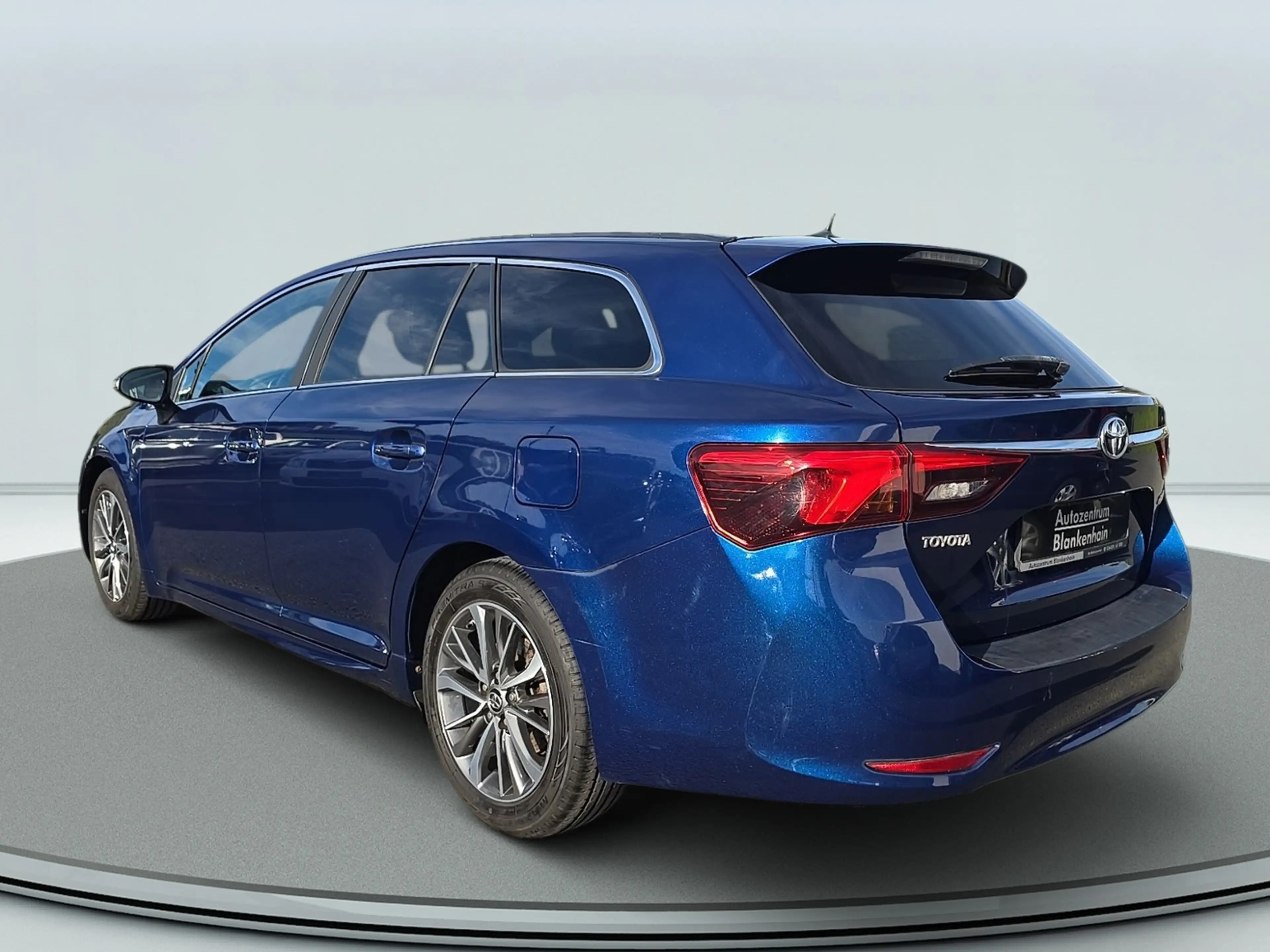 Toyota Avensis 1.8 Edition TS Leder*Pano*LED — photo 7