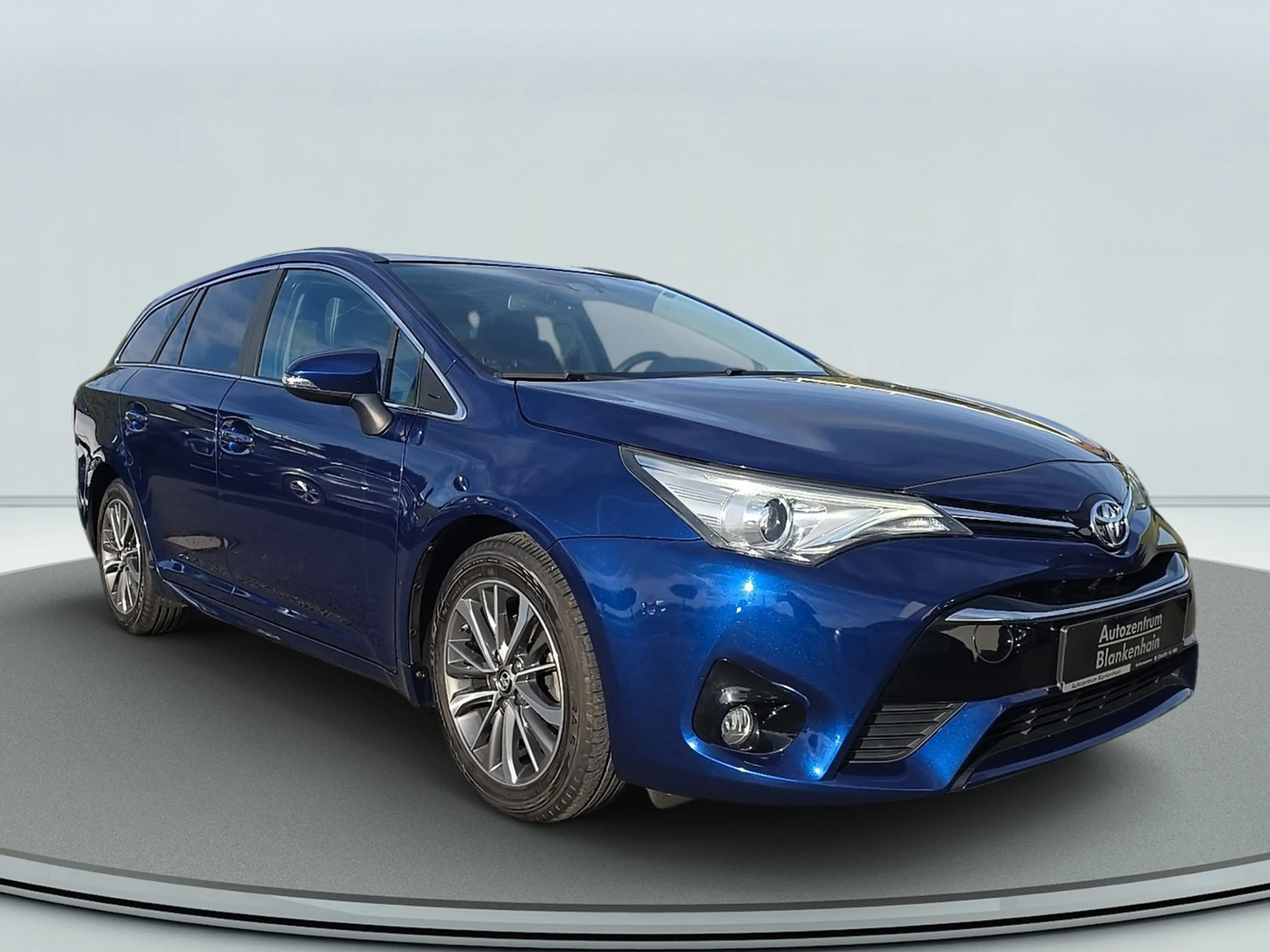 Toyota Avensis 1.8 Edition TS Leder*Pano*LED — photo 4