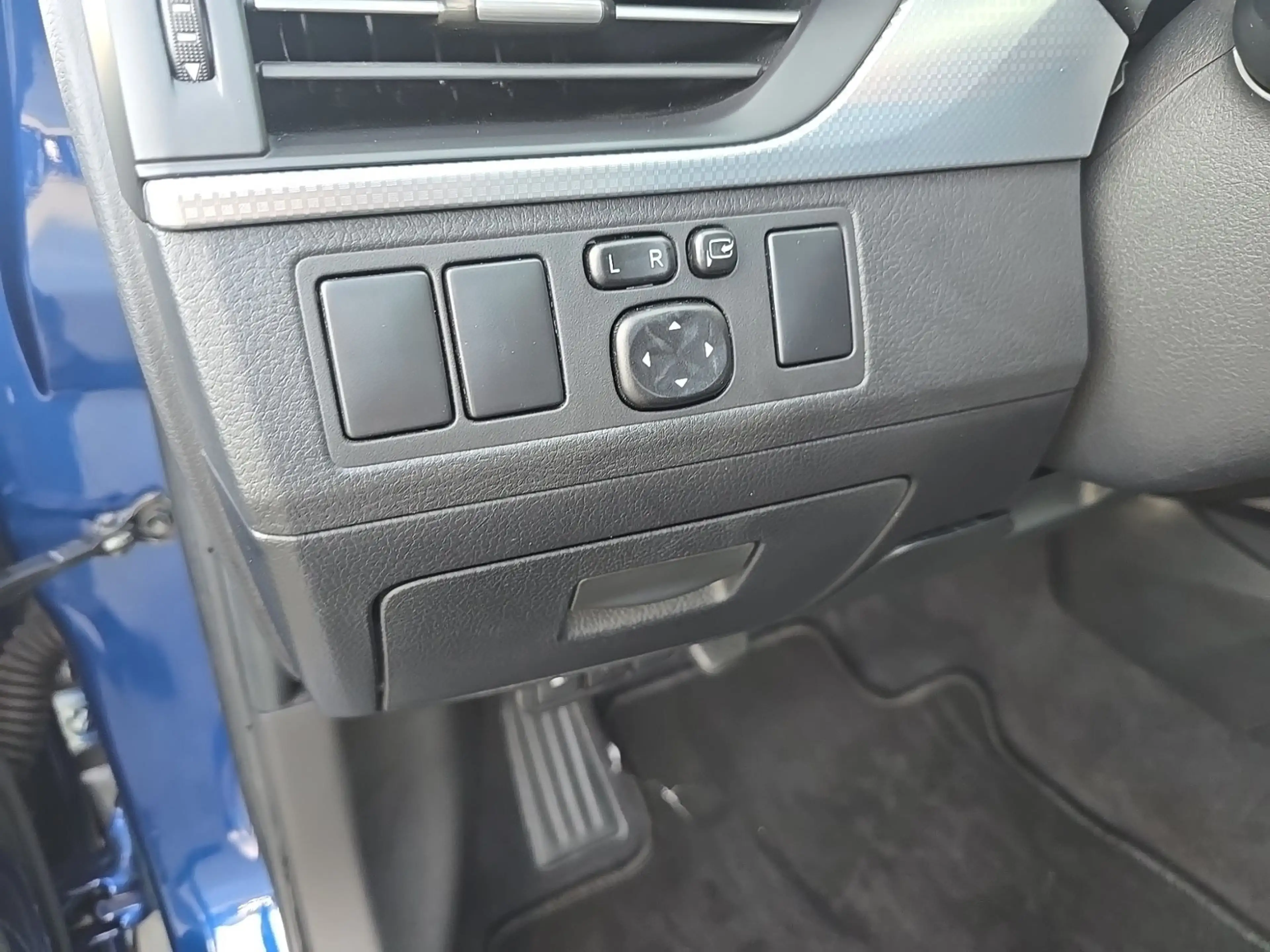 Toyota Avensis 1.8 Edition TS Leder*Pano*LED — photo 10