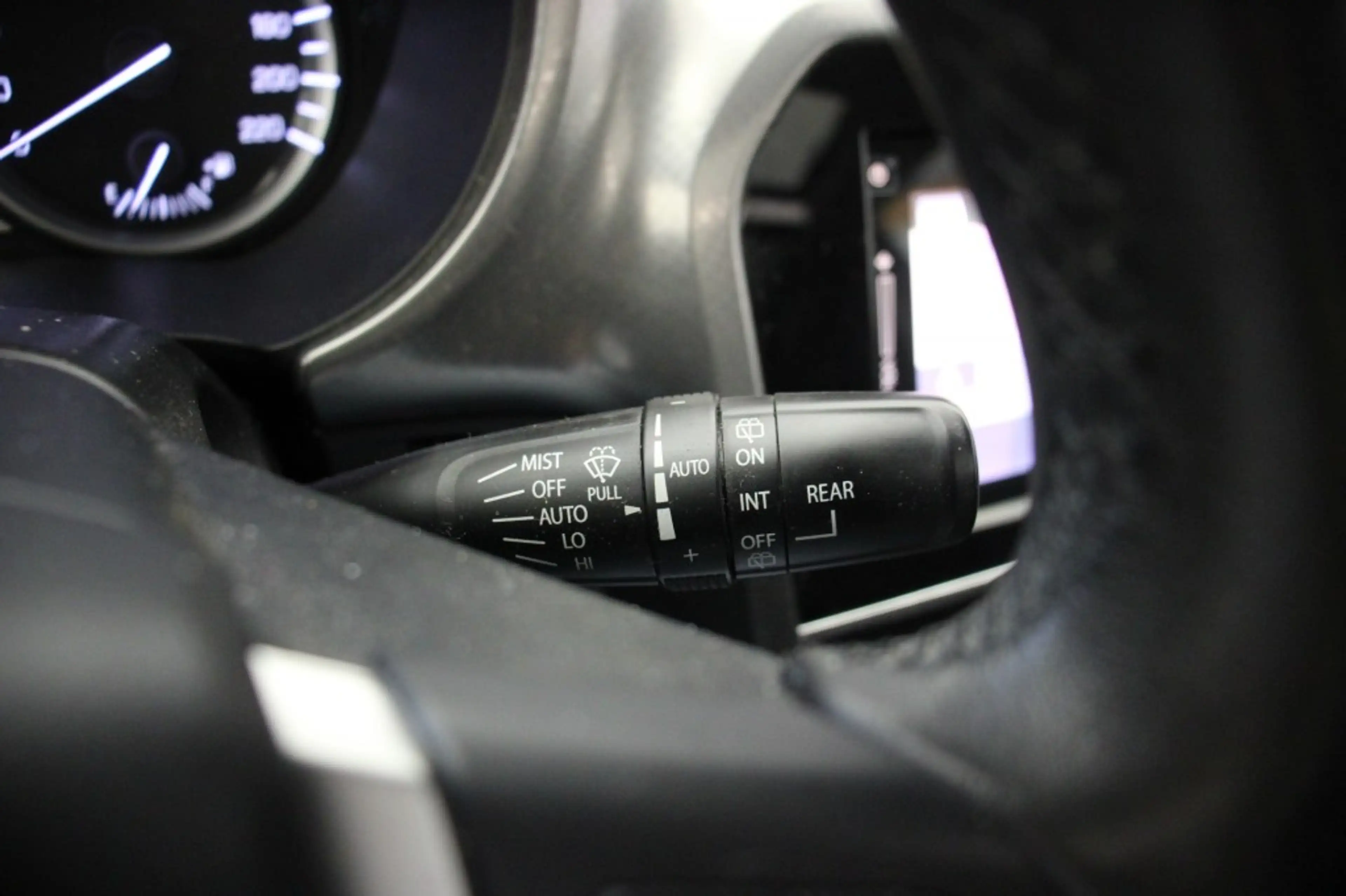 Suzuki Vitara 1.6 High Executive - Panorama, Carplay, Camera, Ad — photo 26