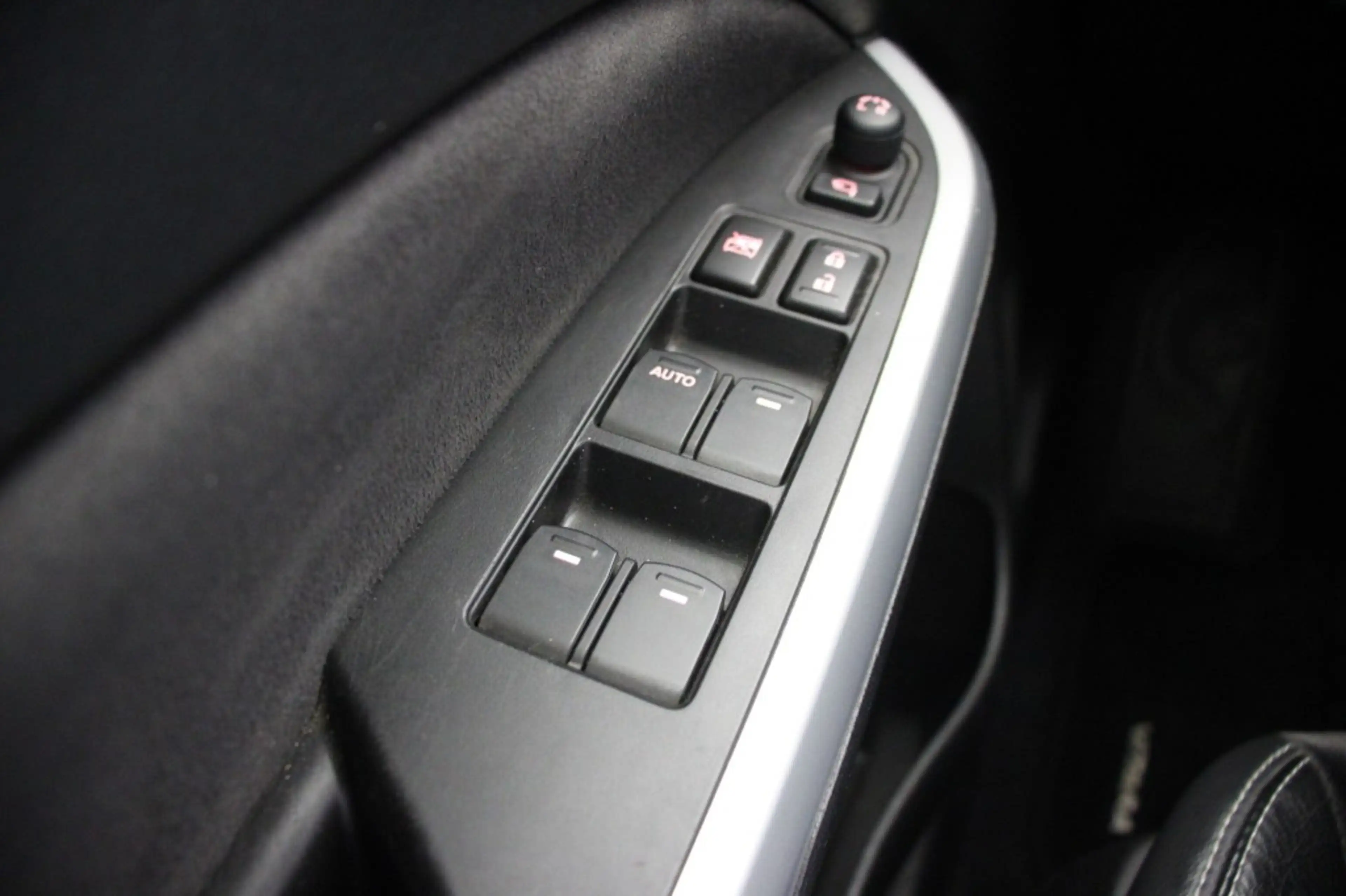 Suzuki Vitara 1.6 High Executive - Panorama, Carplay, Camera, Ad — photo 29