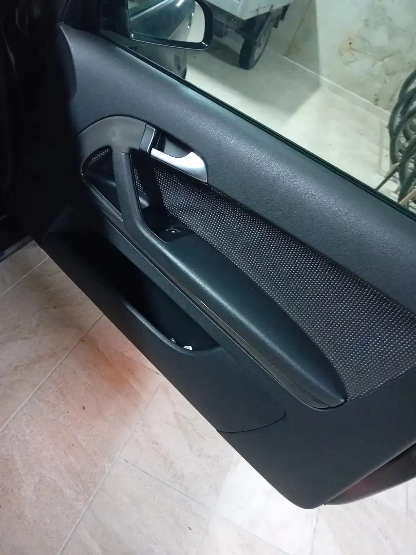 Audi A3 2.0 tdi Ambiente fap - 2