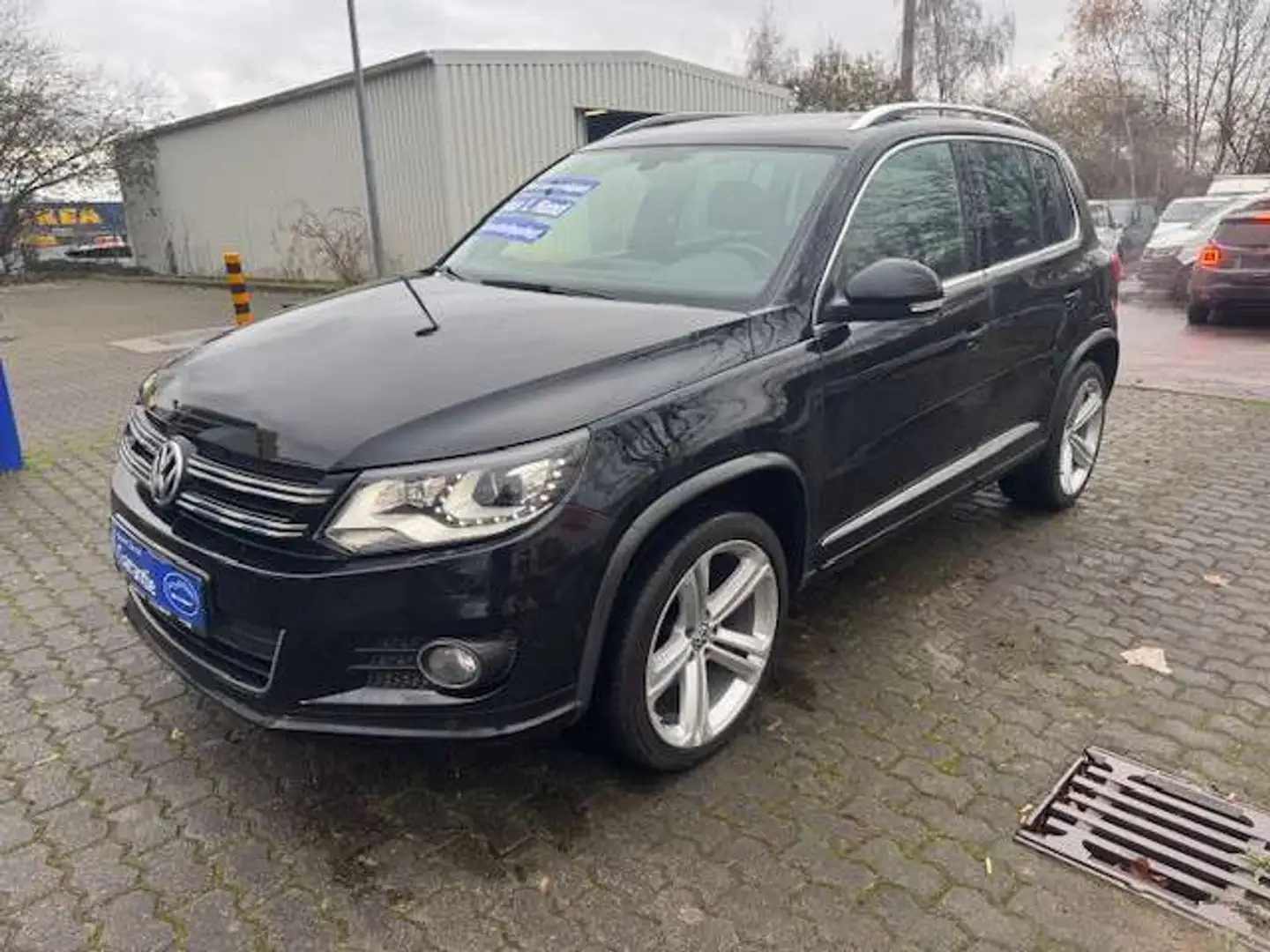 Volkswagen Tiguan VOLKSWAGEN TIGUAN R-LINE PANORAMA STANDHEIZUNG NAV Schwarz - 1