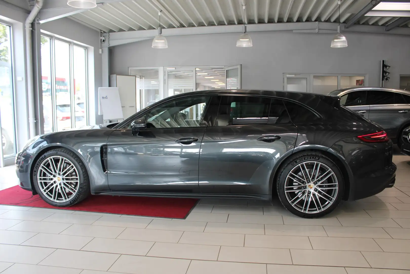 Porsche Panamera Sport Turismo 4 Sport-Chrono-Paket+PDLS Сірий - 2