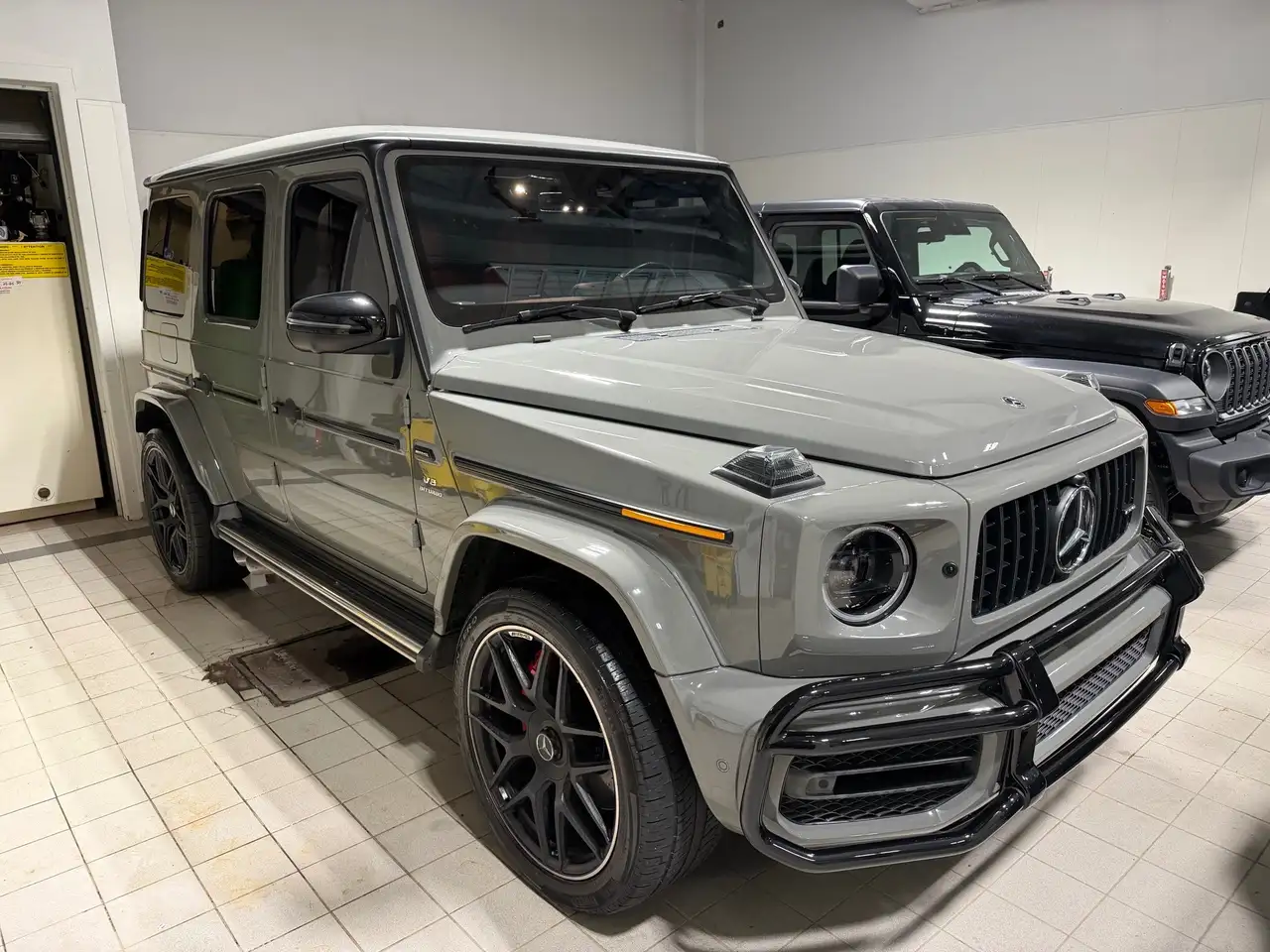 Mercedes-Benz G-Class снимка Mercedes-Benz G-Class