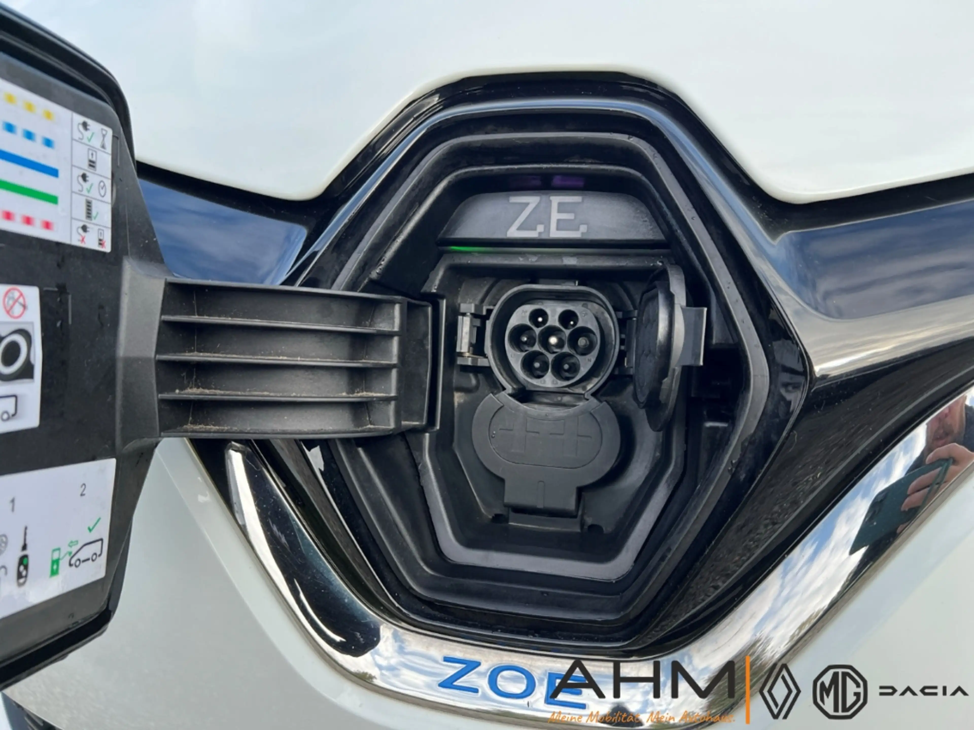 Renault ZOE LIFE ZE40 R110 KLIMA ISOFIX *MIETAKKU* — photo 20