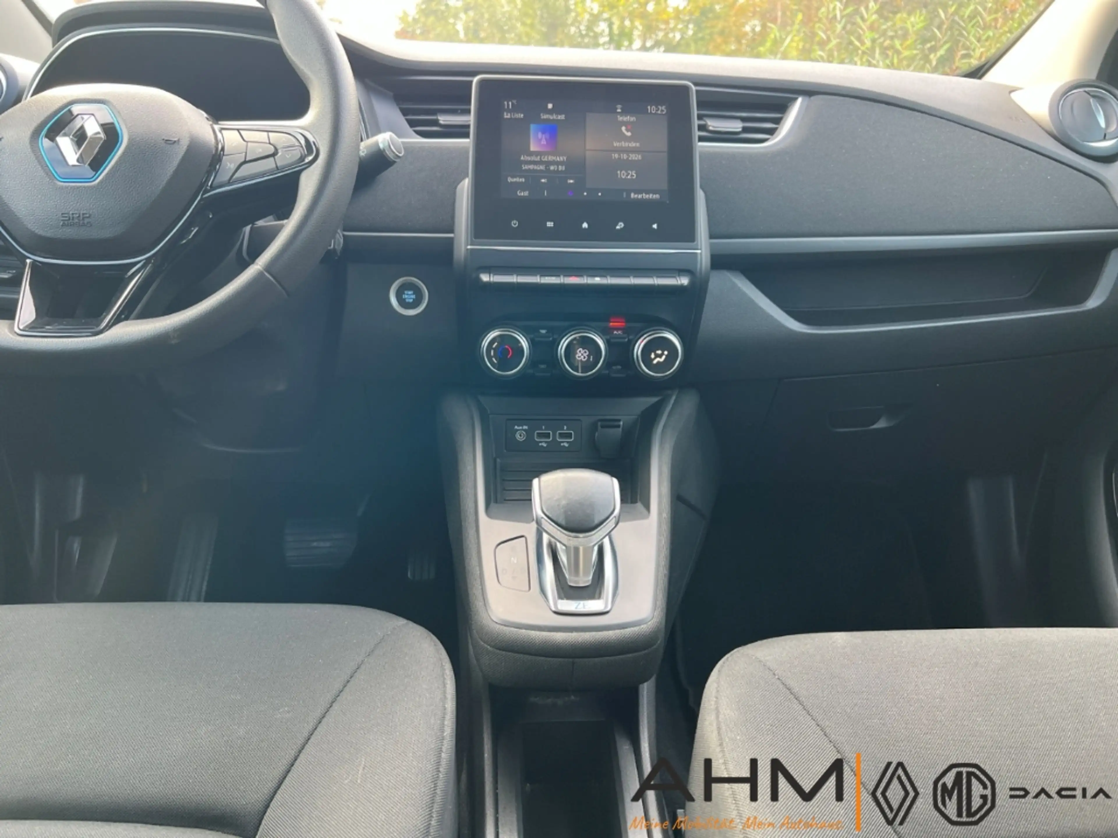 Renault ZOE LIFE ZE40 R110 KLIMA ISOFIX *MIETAKKU* — photo 16