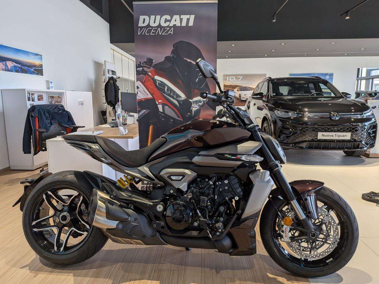 Ducati XDiavel V4 BLACK LAVA