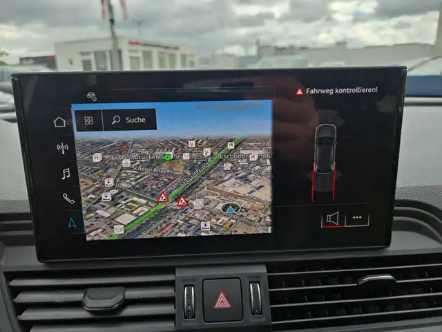 Audi Q5 view 18